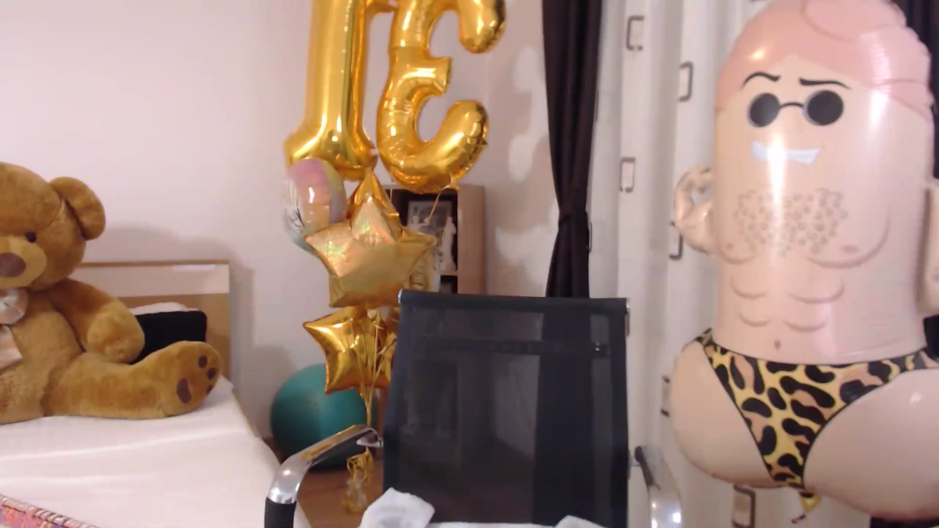 Gallery image thumbnail from BdayBell's myfreecams stream on, 05/09/2024, 21:44 image 15 of 20