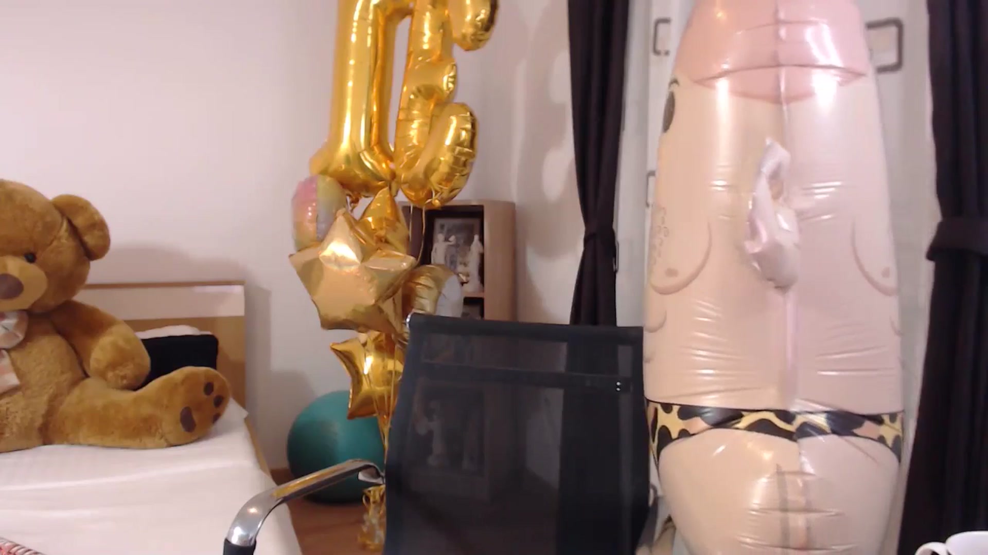 Gallery image thumbnail from BdayBell's myfreecams stream on, 05/09/2024, 22:02 image 14 of 20