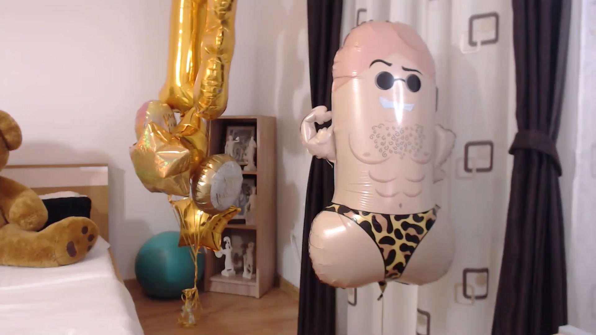 Gallery image thumbnail from BdayBell's myfreecams stream on, 05/09/2024, 23:03 image 8 of 20