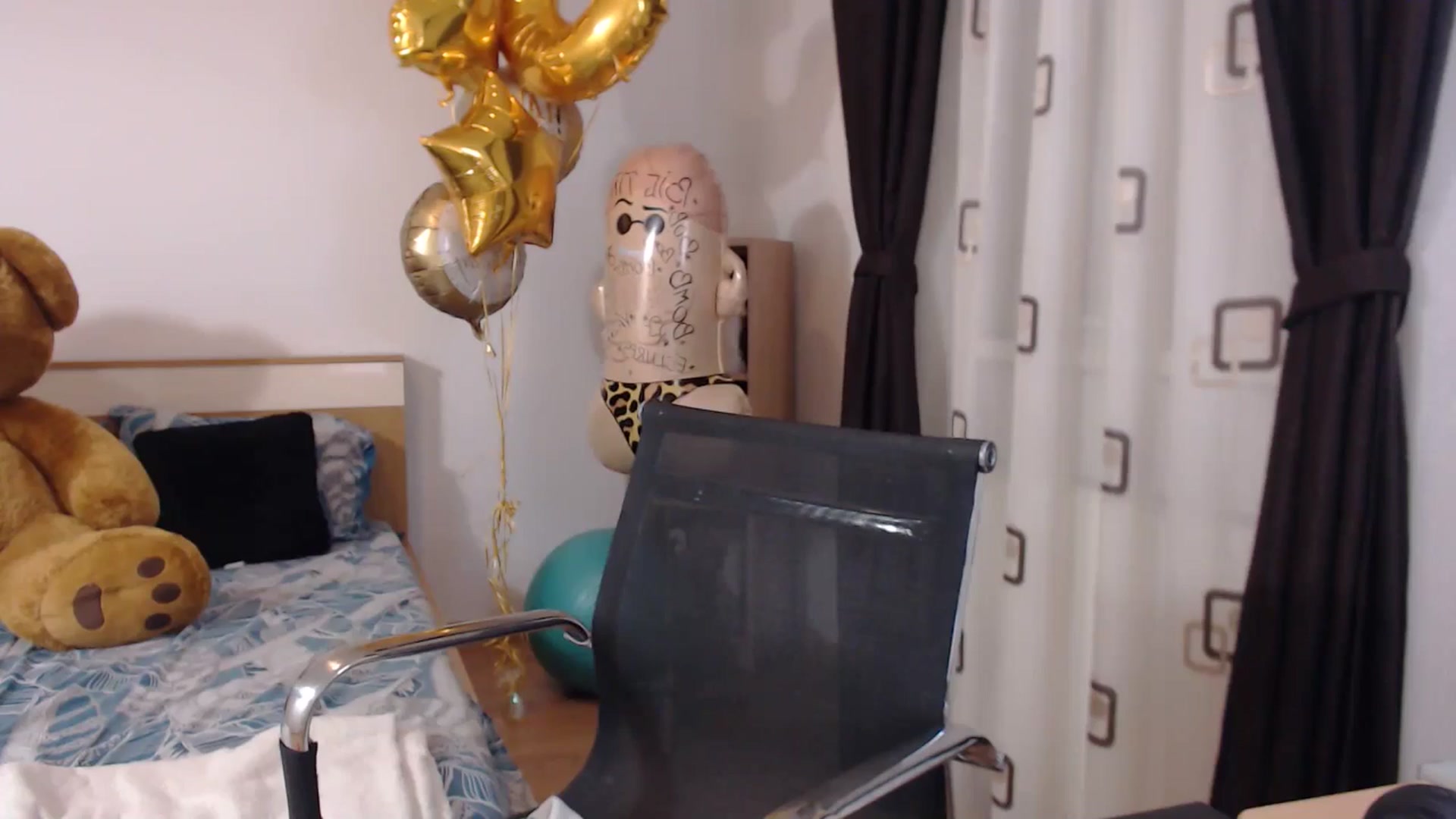 Gallery image thumbnail from BdayBell's myfreecams stream on, 05/14/2024, 02:02 image 10 of 20