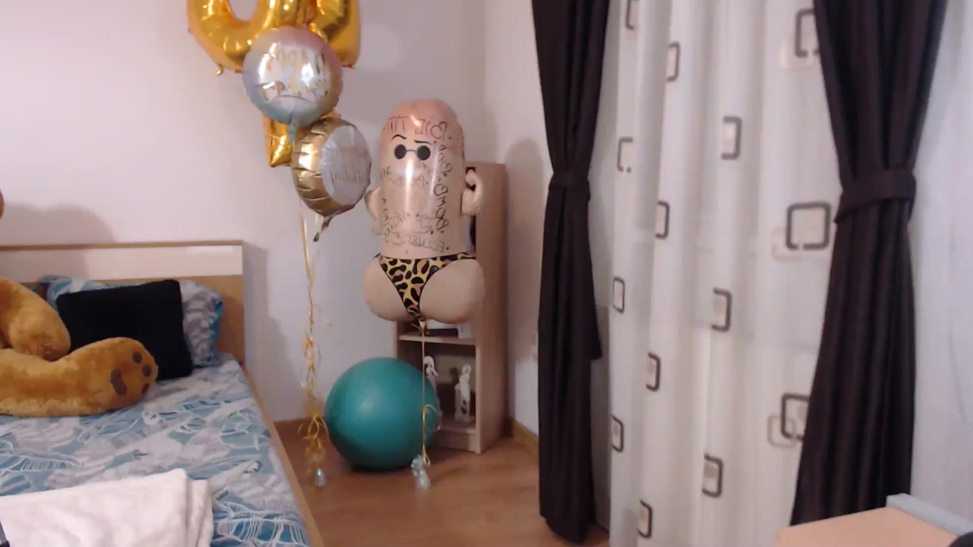 Gallery image thumbnail from BdayBell's myfreecams stream on, 05/16/2024, 24:08 image 16 of 20