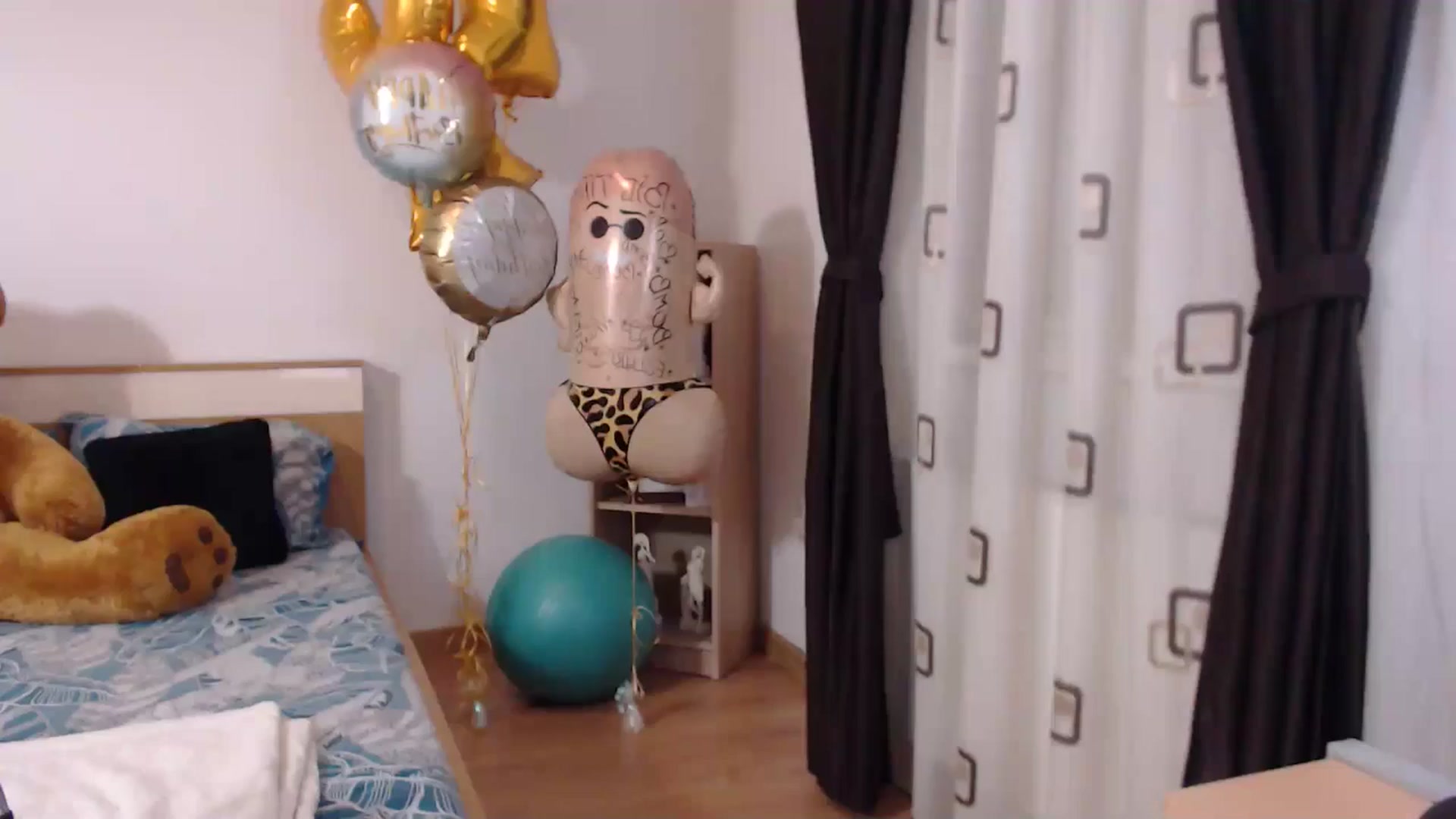 Gallery image thumbnail from BdayBell's myfreecams stream on, 05/16/2024, 24:08 image 14 of 20