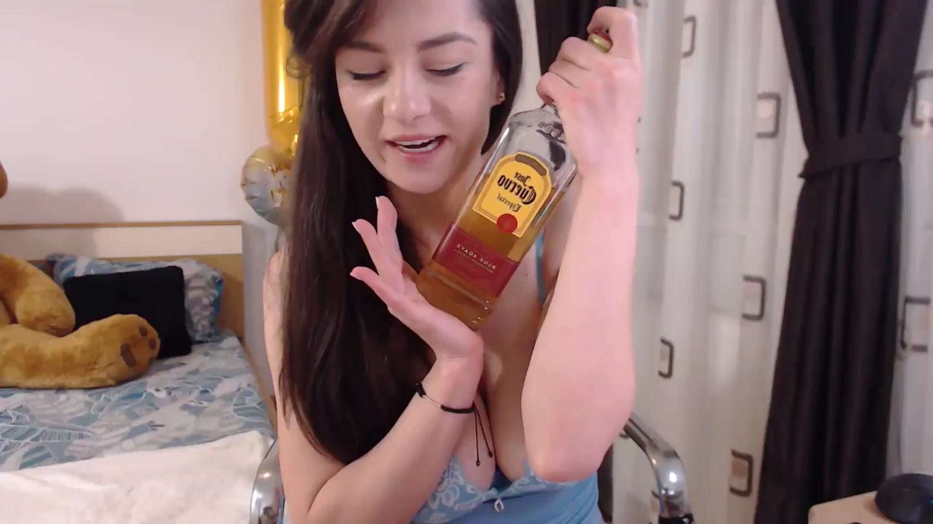 Gallery image thumbnail from BdayBell's myfreecams stream on, 05/19/2024, 24:26 image 7 of 20