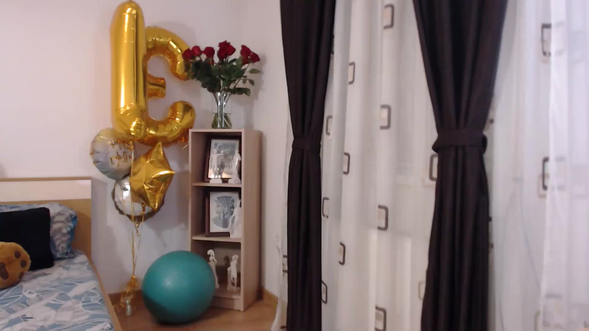 Gallery image thumbnail from BdayBell's myfreecams stream on, 05/20/2024, 01:29 image 8 of 20