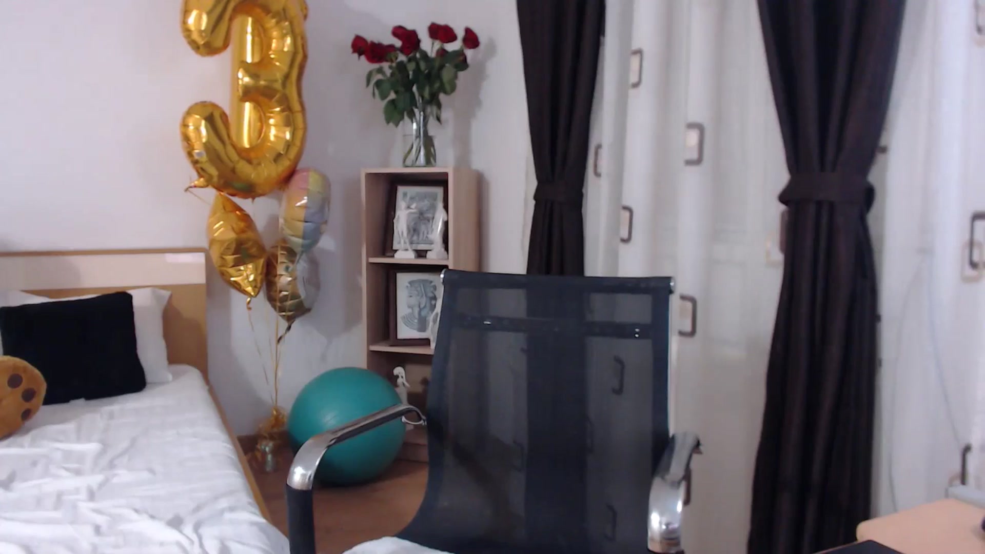 Gallery image thumbnail from BdayBell's myfreecams stream on, 05/22/2024, 01:59 image 6 of 20