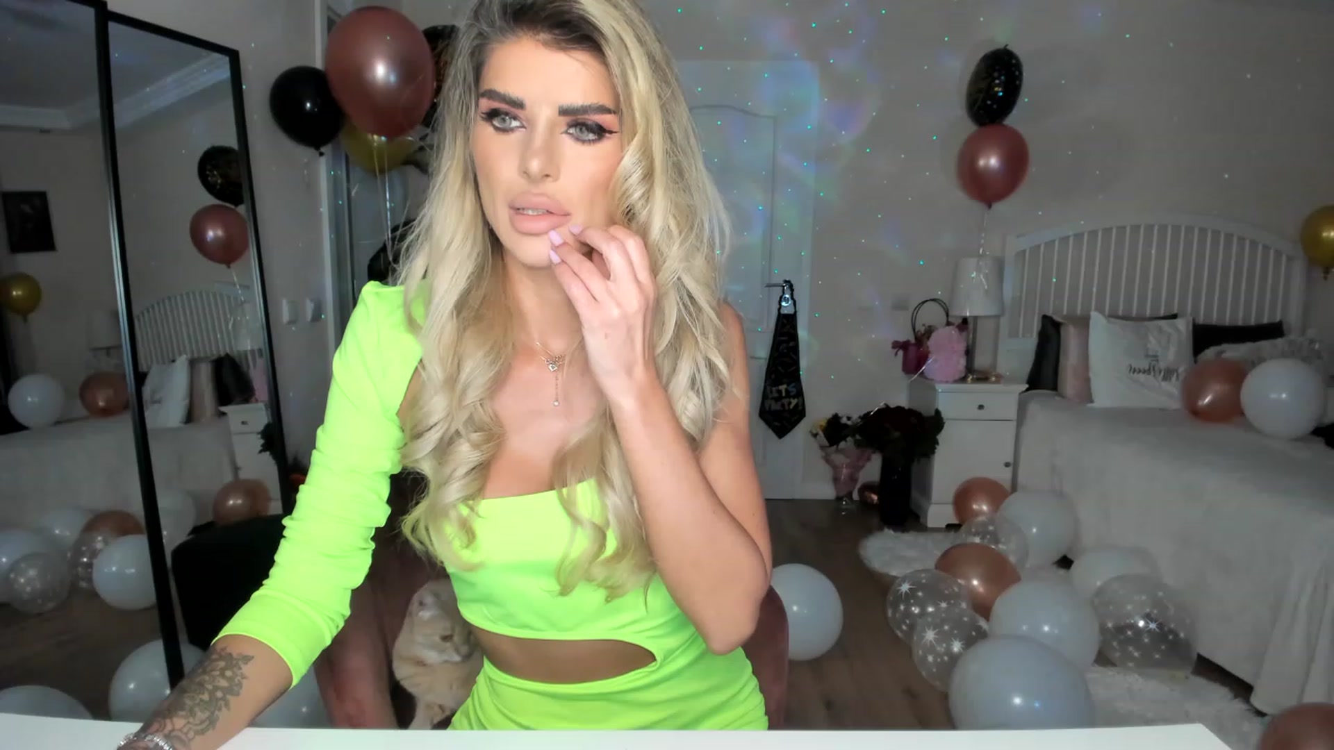 Gallery image thumbnail from BdayBellaa's myfreecams stream on, 04/01/2023, 22:02 image 2 of 20