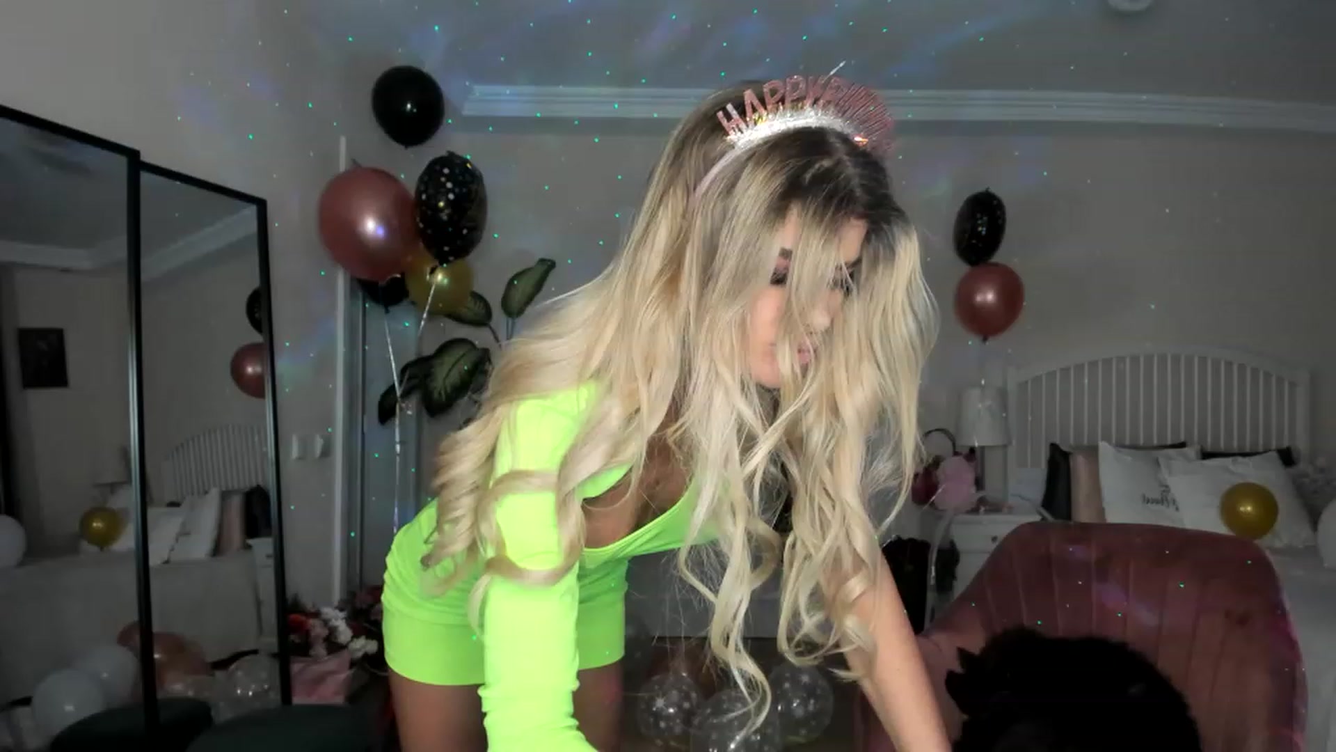 Gallery image thumbnail from BdayBellaa's myfreecams stream on, 04/01/2023, 22:02 image 15 of 20