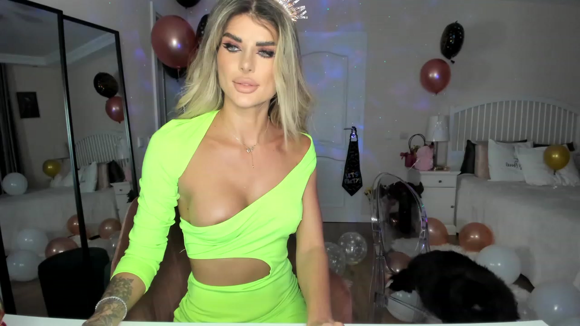 Gallery image thumbnail from BdayBellaa's myfreecams stream on, 04/01/2023, 22:02 image 8 of 20