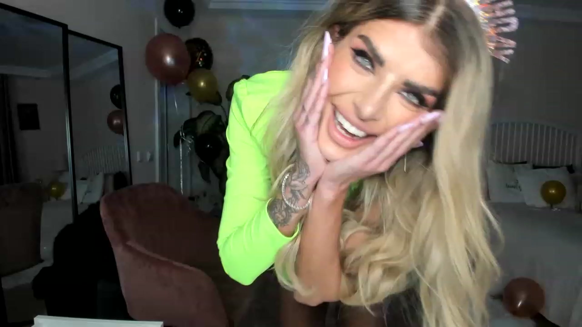 Gallery image thumbnail from BdayBellaa's myfreecams stream on, 04/01/2023, 23:19 image 6 of 20