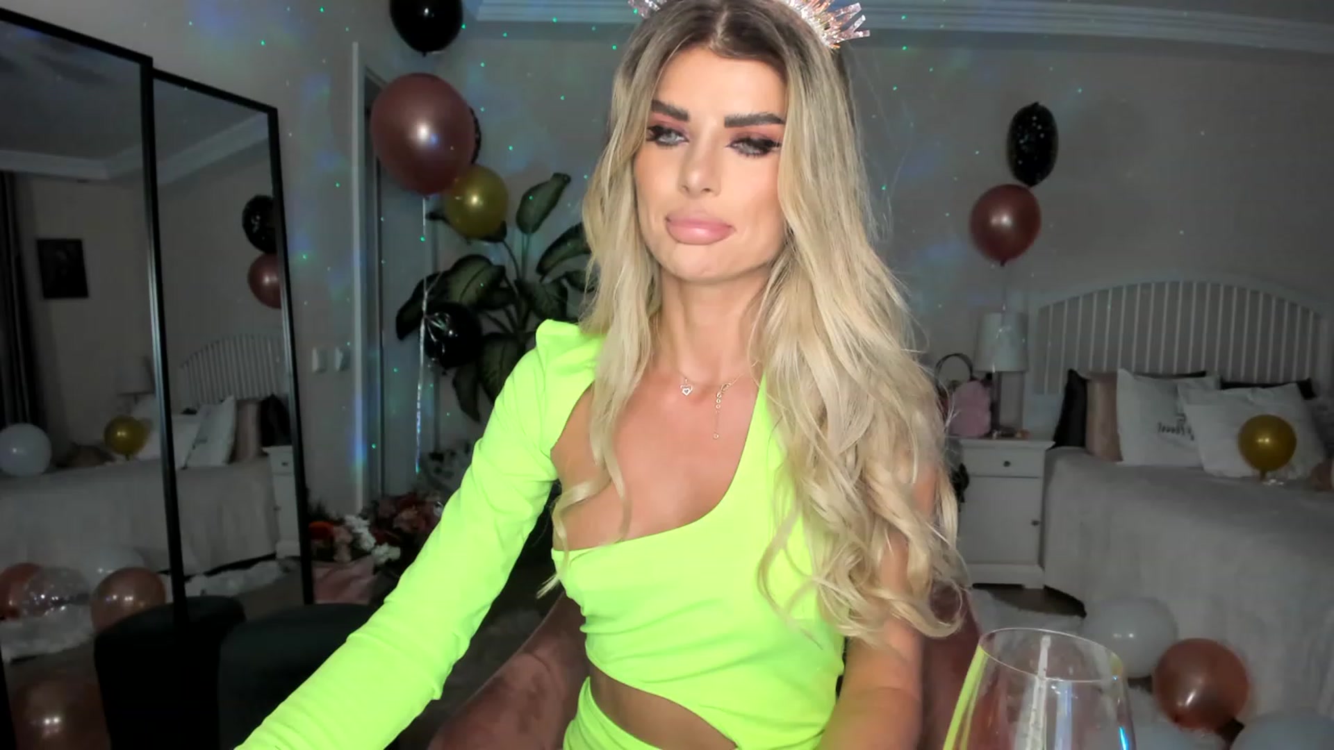 Gallery image thumbnail from BdayBellaa's myfreecams stream on, 04/01/2023, 23:19 image 2 of 20
