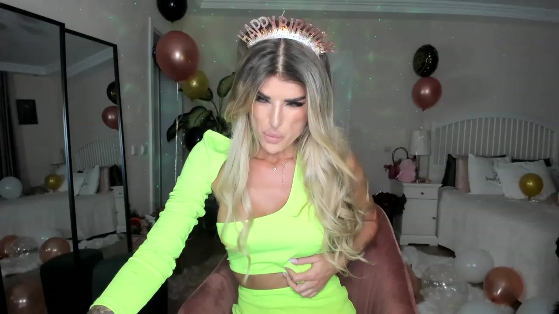 Gallery image thumbnail from BdayBellaa's myfreecams stream on, 04/01/2023, 23:19 image 3 of 20