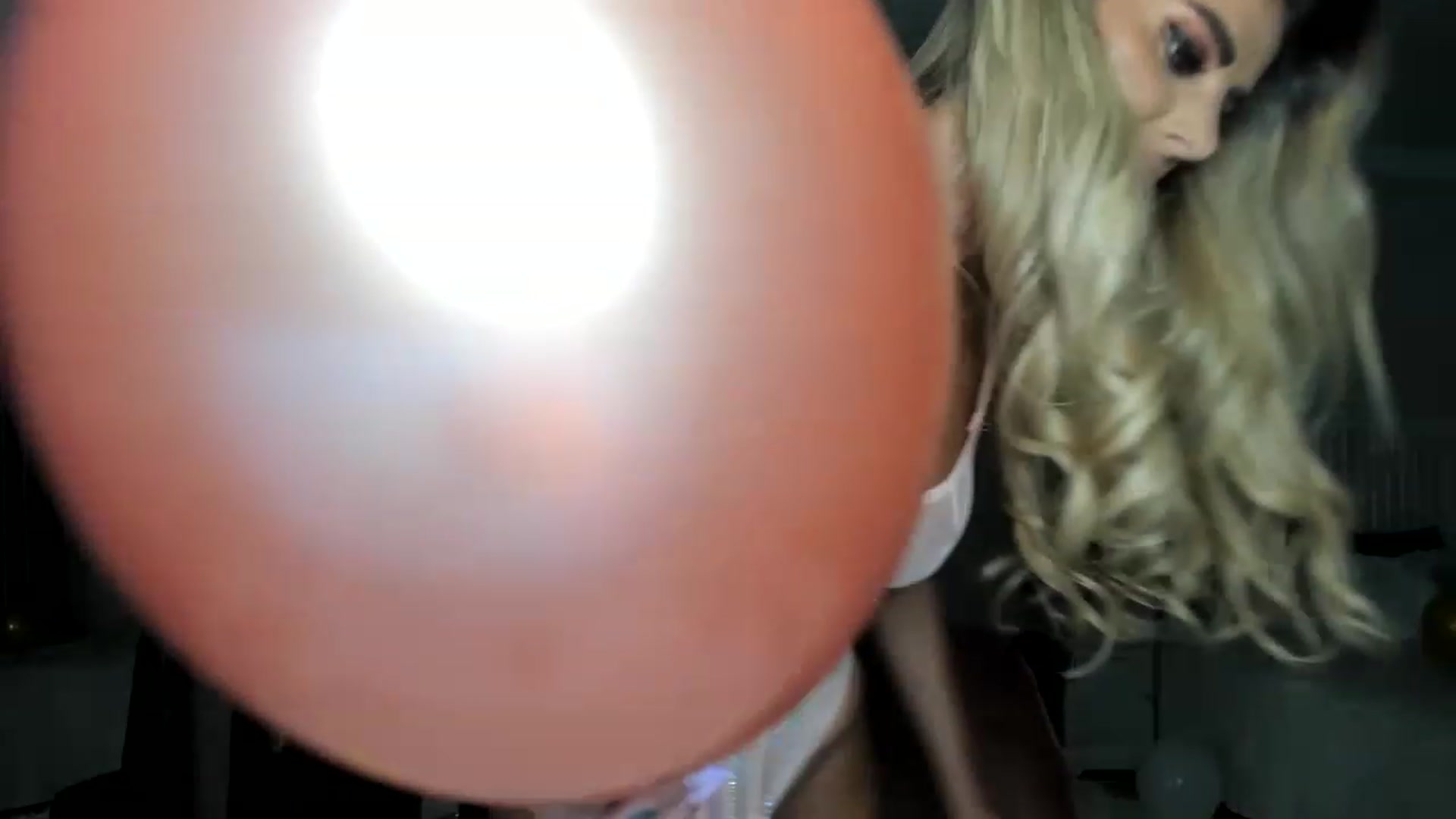 Gallery image thumbnail from BdayBellaa's myfreecams stream on, 04/02/2023, 24:41 image 4 of 20