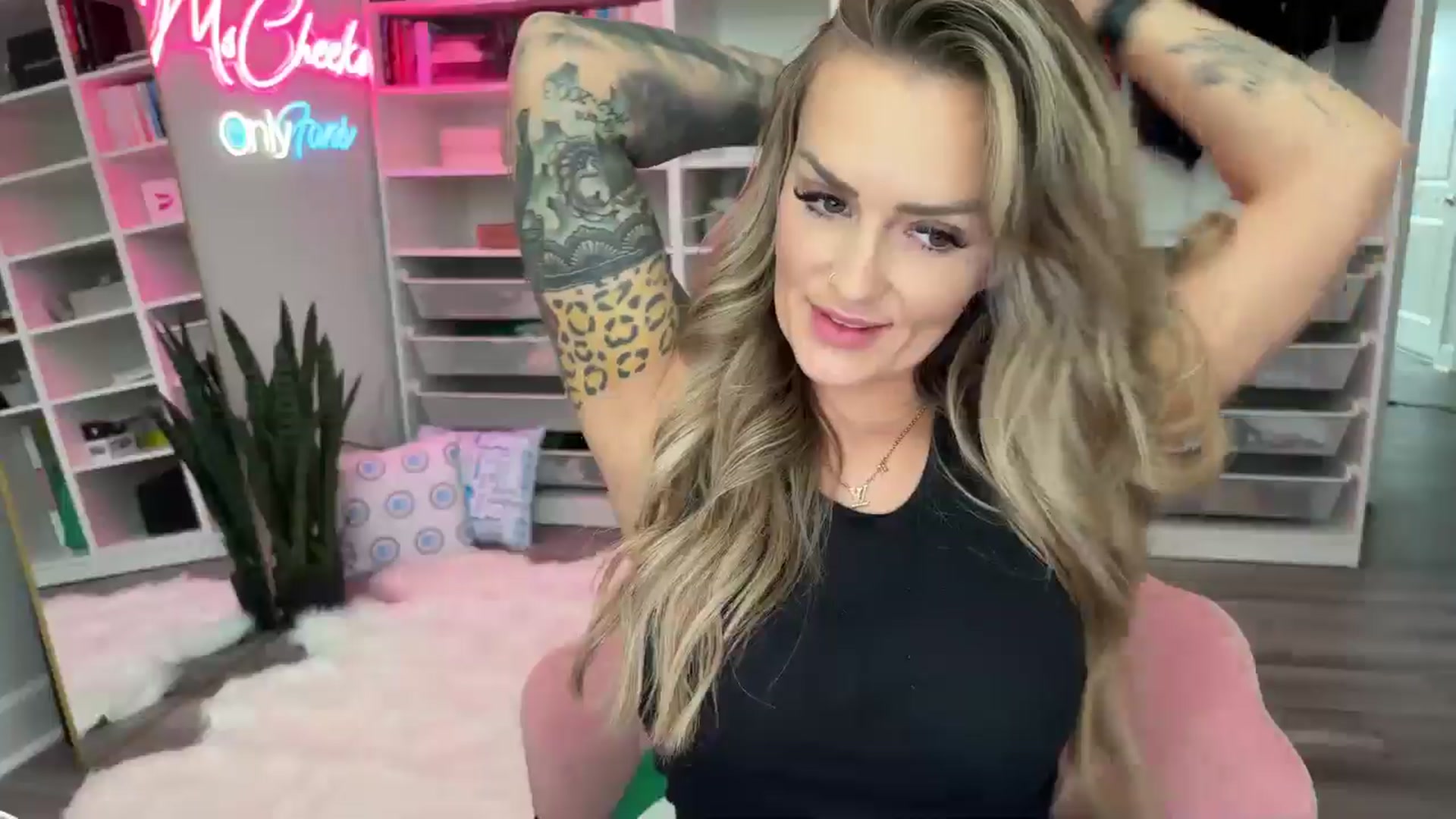 Gallery image thumbnail from BdayCheeks's myfreecams stream on, 07/13/2024, 23:20 image 8 of 20