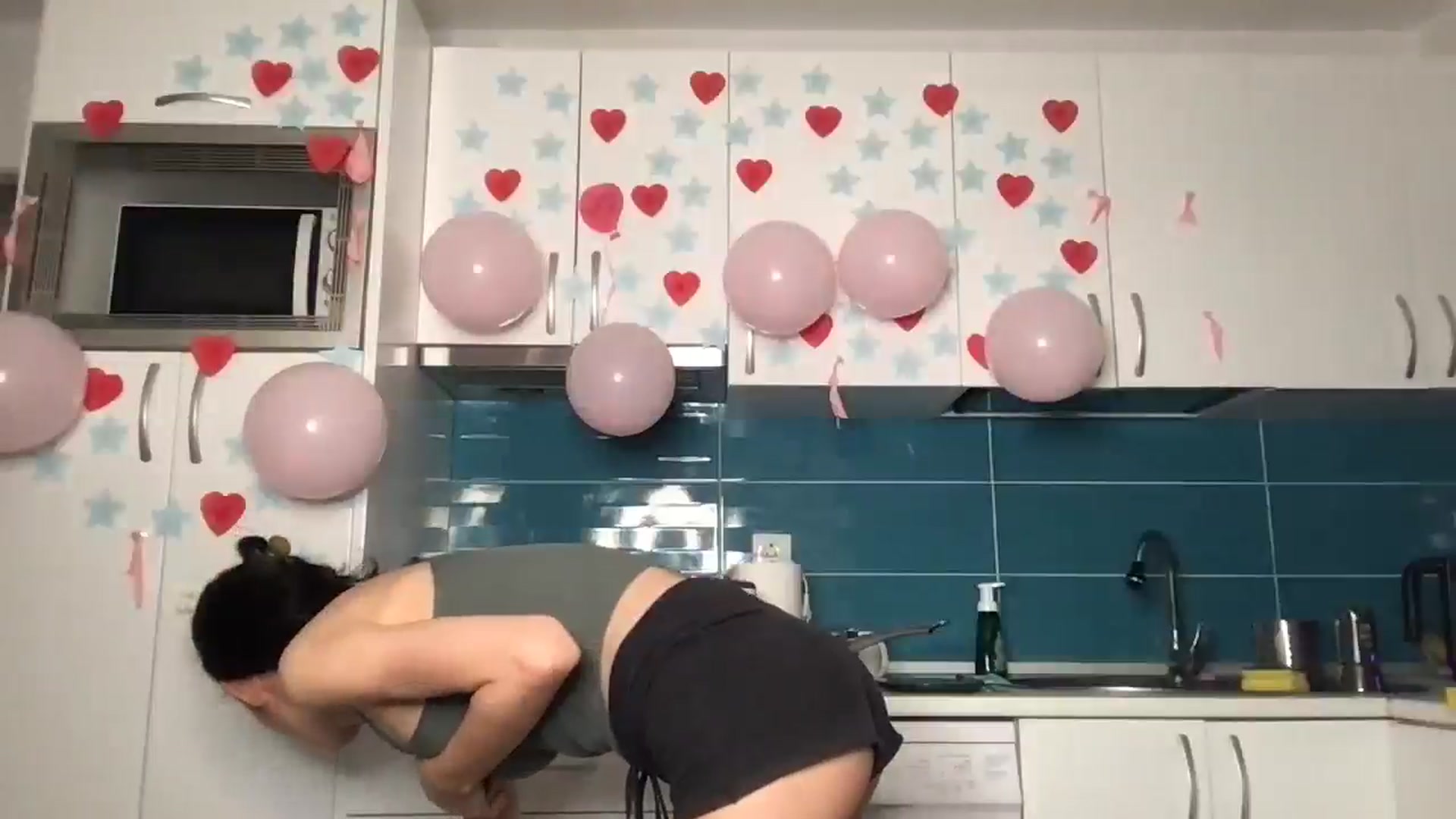 Gallery image thumbnail from BdayCoffee's myfreecams stream on, 11/16/2025, 22:20 image 10 of 20