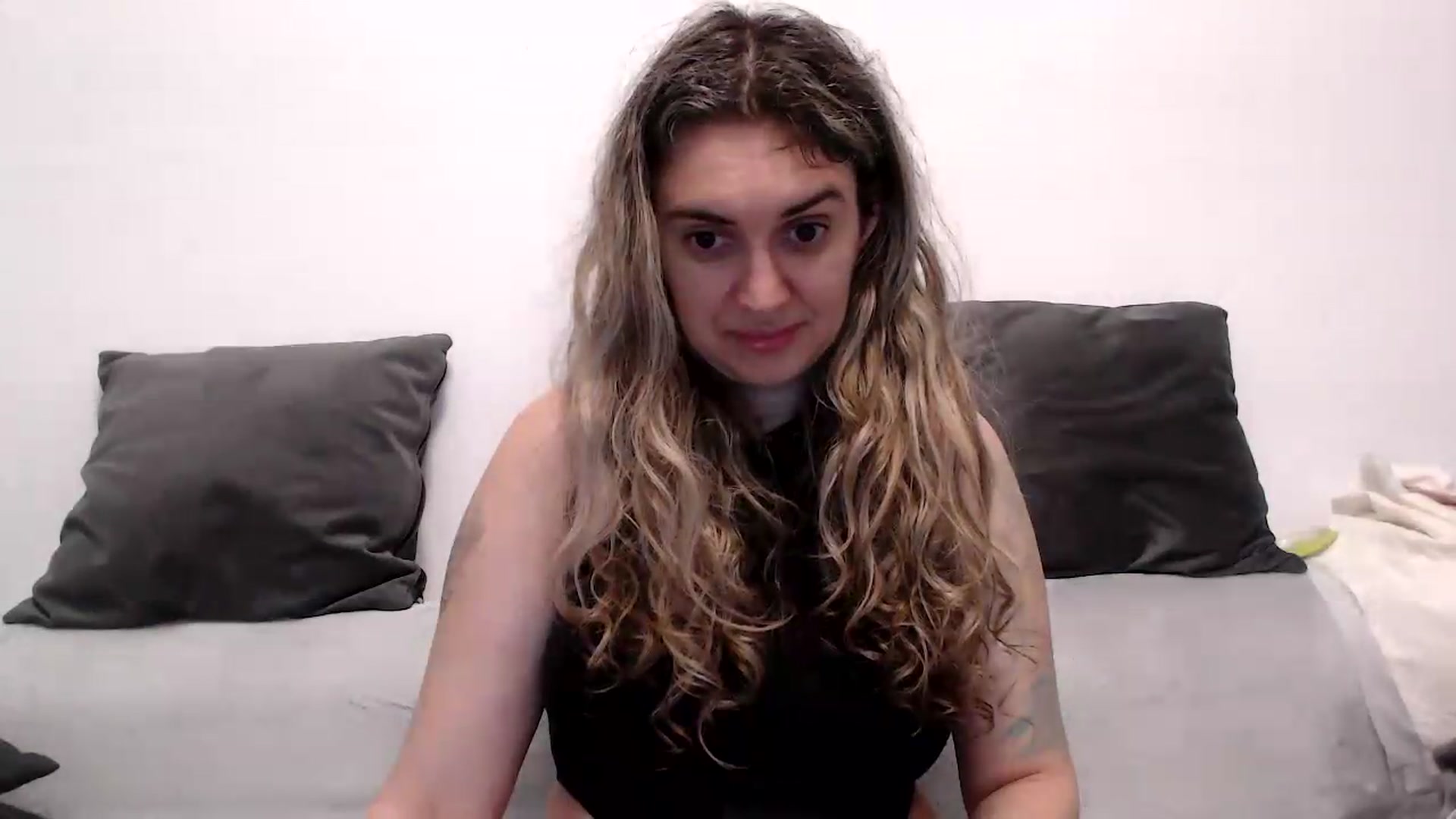 Gallery image thumbnail from BdayDivinna's myfreecams stream on, 06/02/2026, 01:06 image 15 of 20
