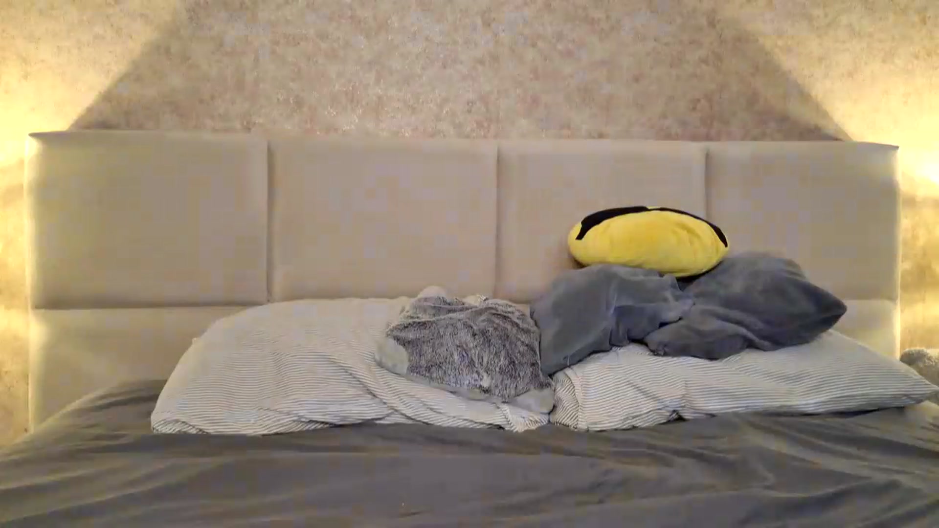 Gallery image thumbnail from BdayDivinna's myfreecams stream on, 06/14/2026, 23:24 image 2 of 20