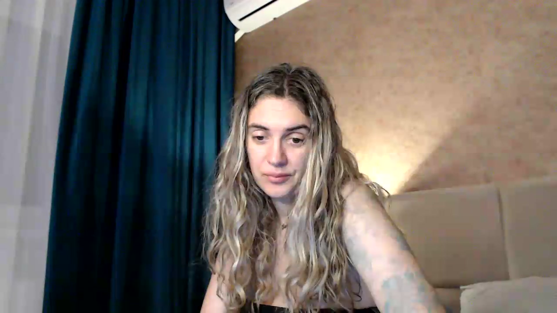 Gallery image thumbnail from BdayDivinna's myfreecams stream on, 06/26/2026, 03:51 image 8 of 20