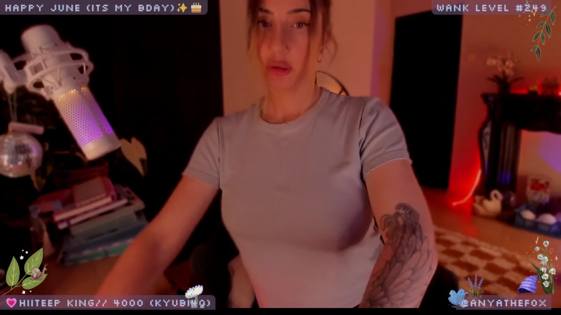 Gallery image thumbnail from BdayDove's myfreecams stream on, 06/12/2025, 09:35 image 15 of 20