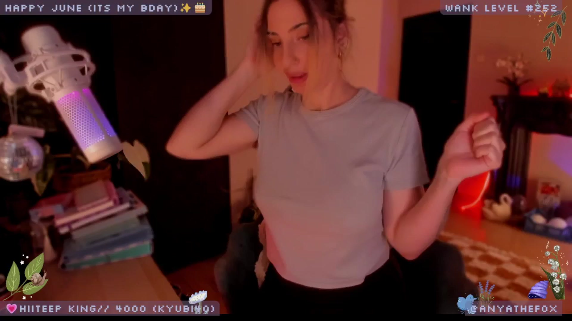 Gallery image thumbnail from BdayDove's myfreecams stream on, 06/12/2025, 09:35 image 3 of 20