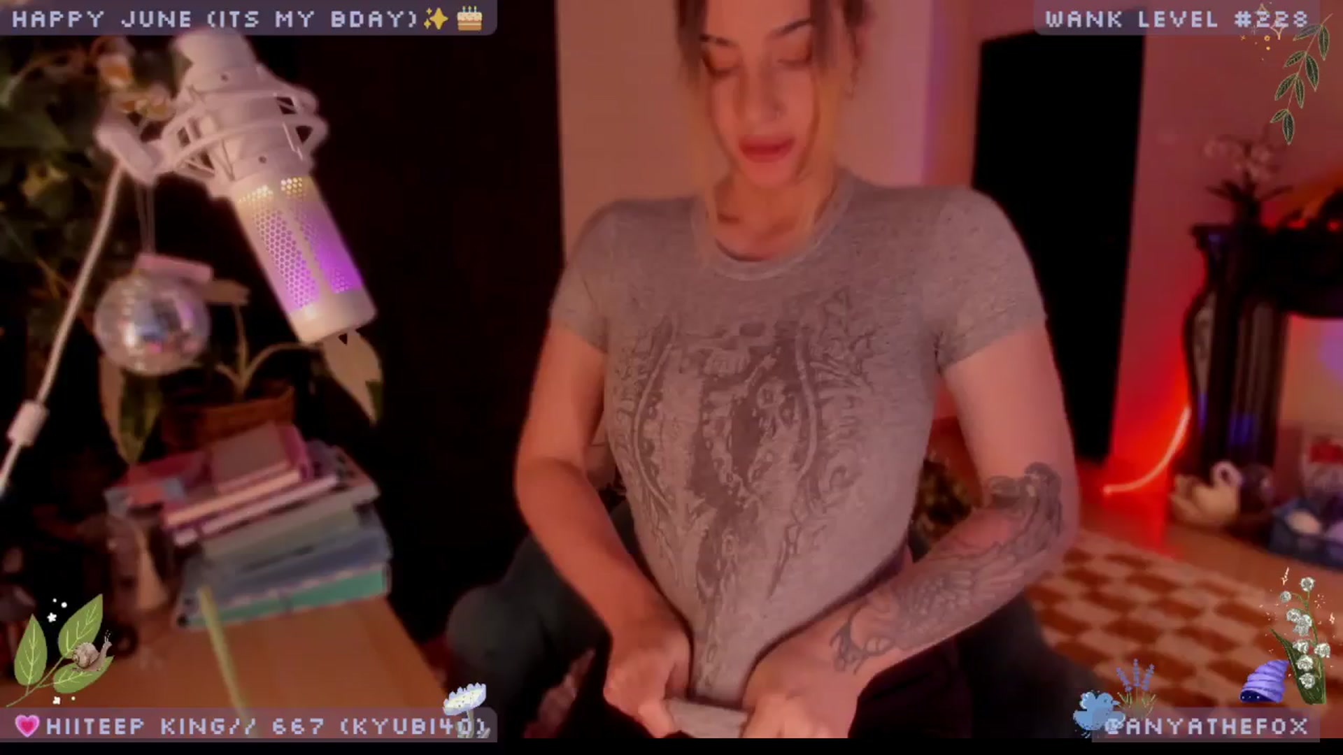 Gallery image thumbnail from BdayDove's myfreecams stream on, 06/13/2025, 11:16 image 1 of 20