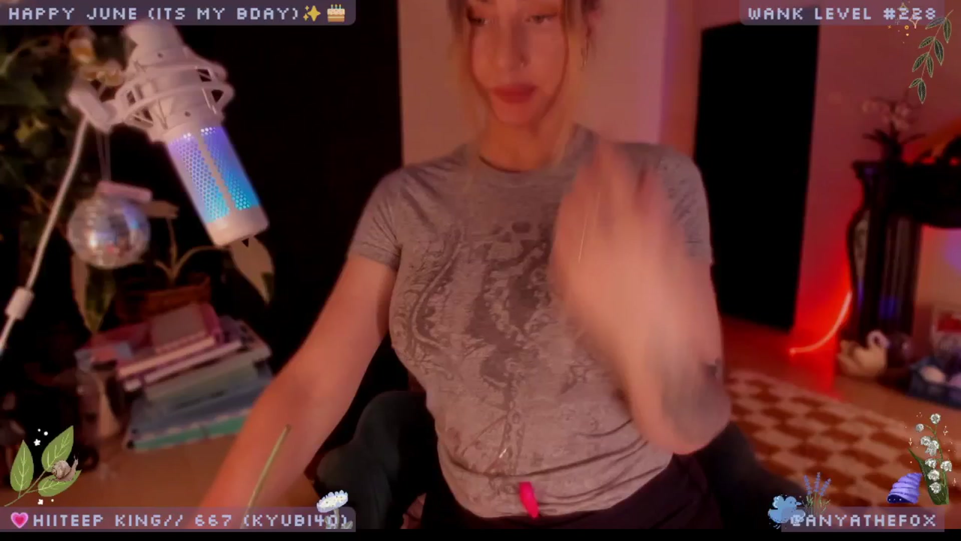 Gallery image thumbnail from BdayDove's myfreecams stream on, 06/13/2025, 11:16 image 2 of 20