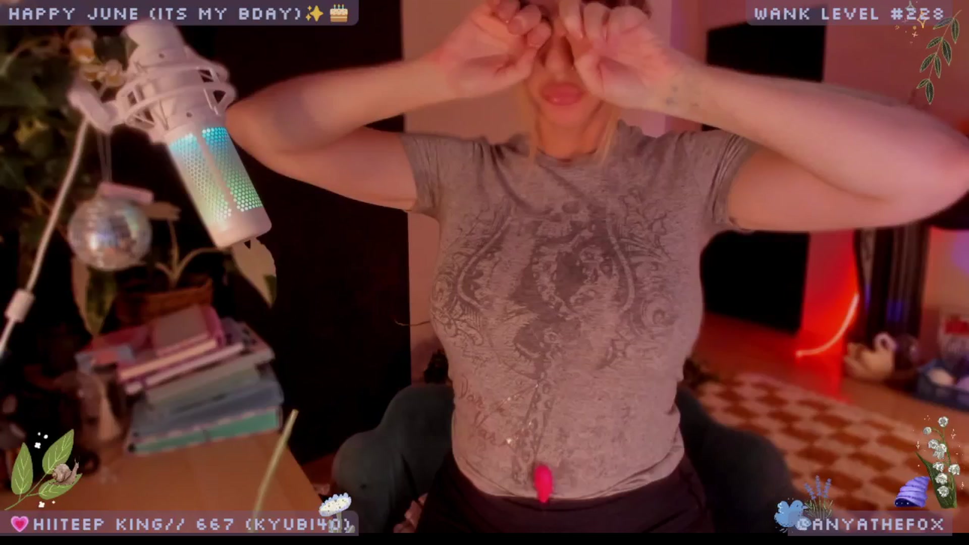 Gallery image thumbnail from BdayDove's myfreecams stream on, 06/13/2025, 11:16 image 3 of 20