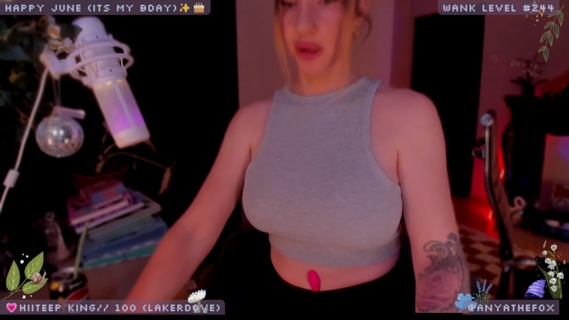 Gallery image thumbnail from BdayDove's myfreecams stream on, 06/15/2025, 08:22 image 4 of 20