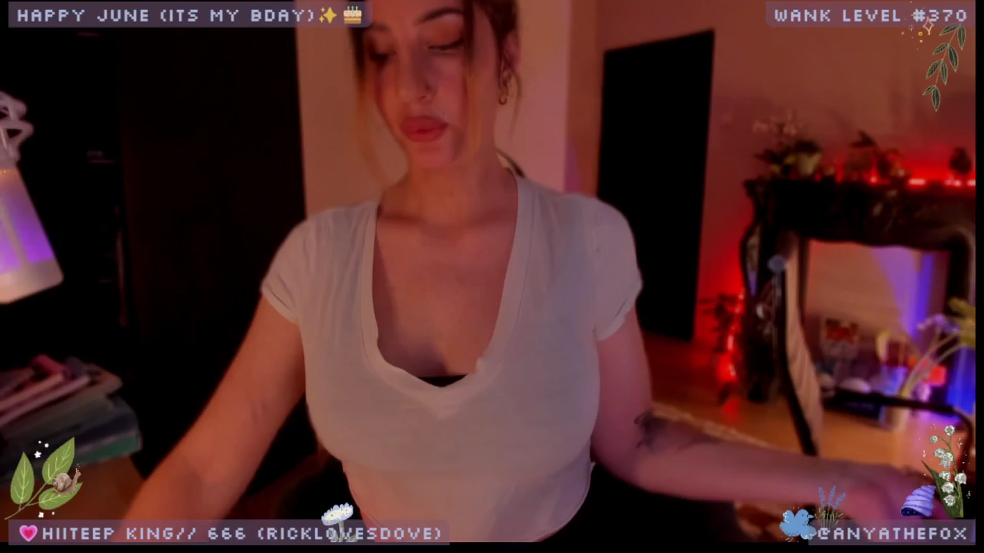 Gallery image thumbnail from BdayDove's myfreecams stream on, 06/28/2025, 08:36 image 14 of 20