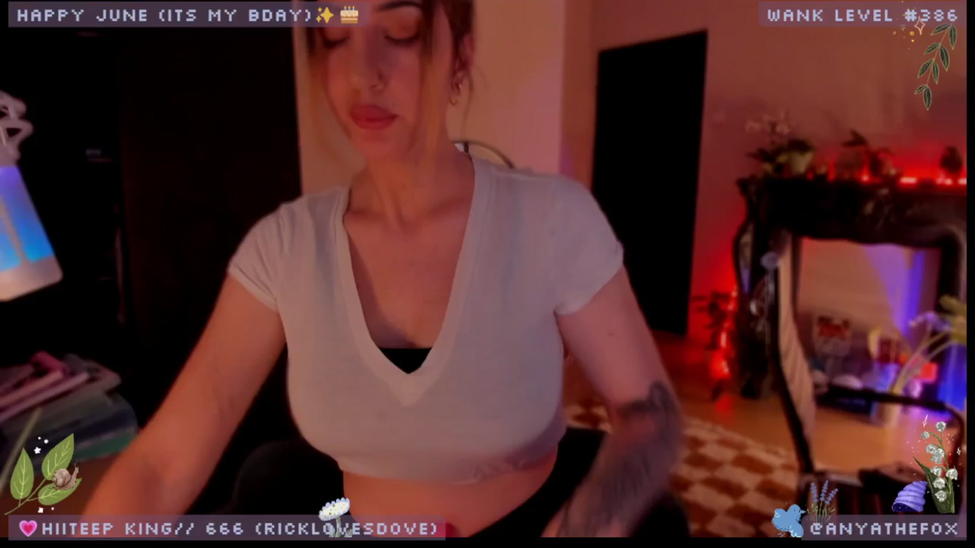 Gallery image thumbnail from BdayDove's myfreecams stream on, 06/28/2025, 08:36 image 2 of 20