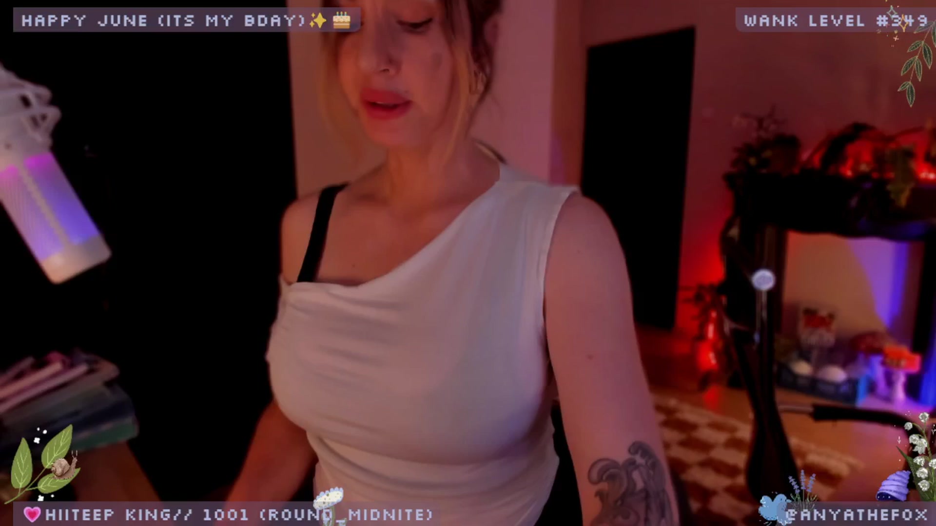 Gallery image thumbnail from BdayDove's myfreecams stream on, 06/30/2025, 08:36 image 10 of 20