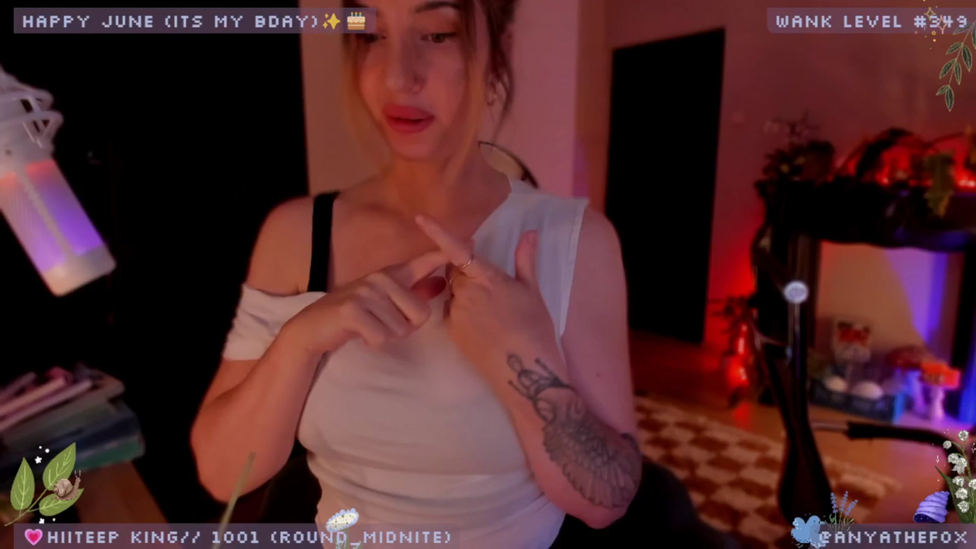 Gallery image thumbnail from BdayDove's myfreecams stream on, 06/30/2025, 08:36 image 14 of 20