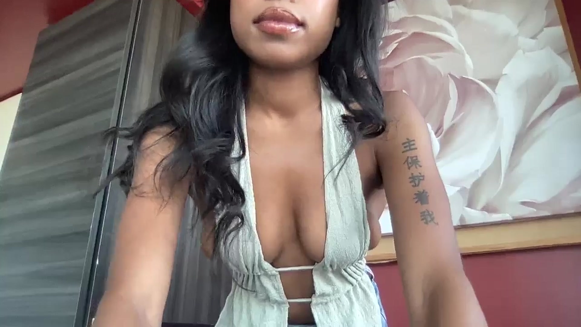 Gallery image thumbnail from BdayEmilia's myfreecams stream on, 07/04/2025, 23:26 image 2 of 20