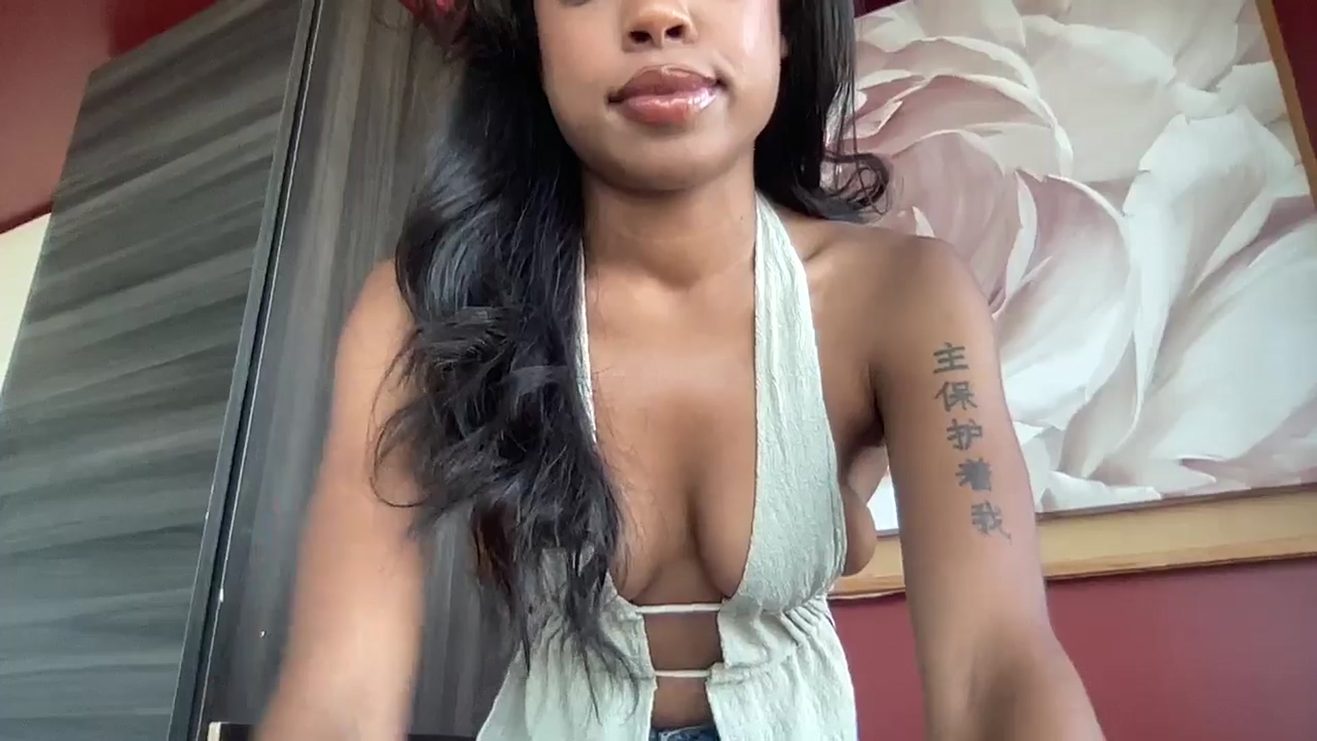 Gallery image thumbnail from BdayEmilia's myfreecams stream on, 07/04/2025, 23:26 image 3 of 20