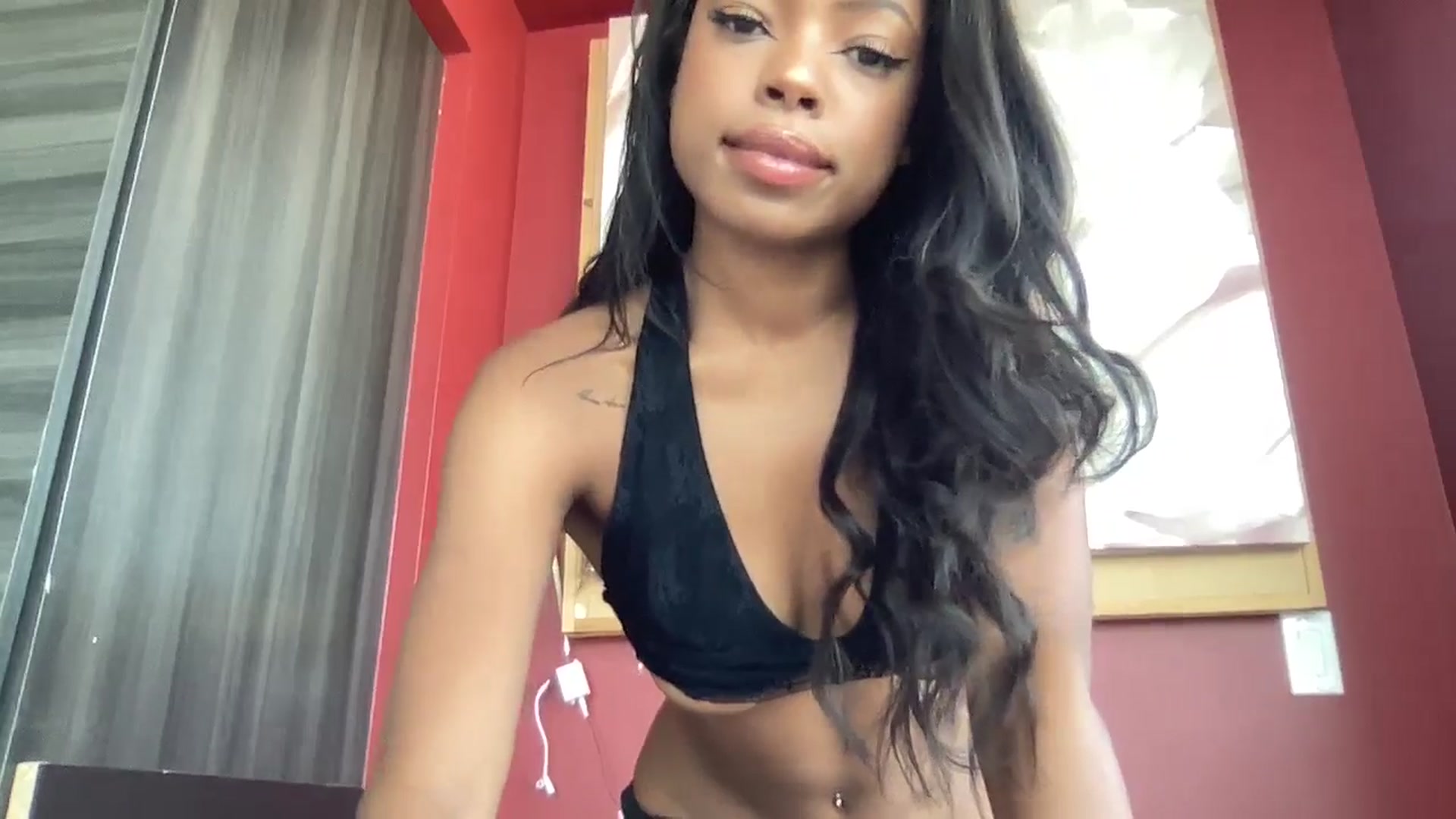 Gallery image thumbnail from BdayEmilia's myfreecams stream on, 07/05/2025, 19:19 image 4 of 20