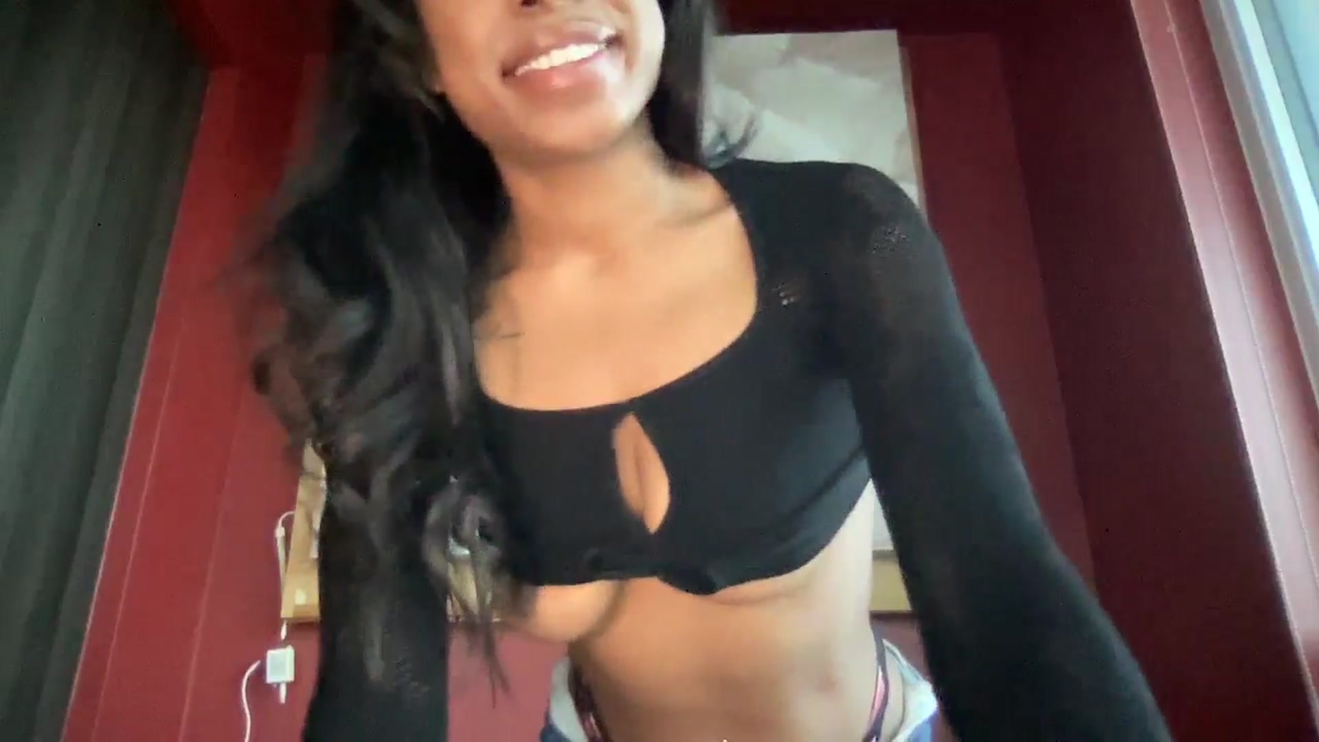 Gallery image thumbnail from BdayEmilia's myfreecams stream on, 07/09/2025, 01:04 image 4 of 20