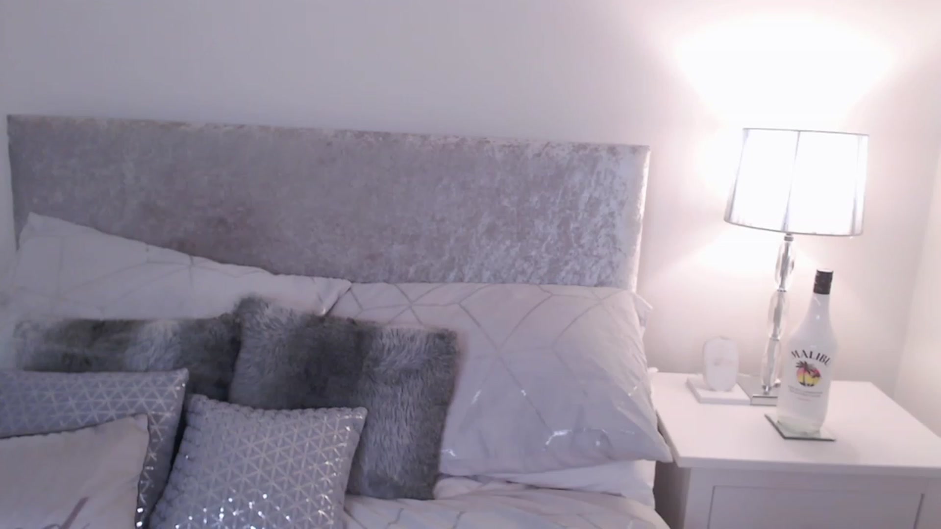Gallery image thumbnail from BdayGalAri's myfreecams stream on, 09/24/2023, 24:31 image 14 of 20