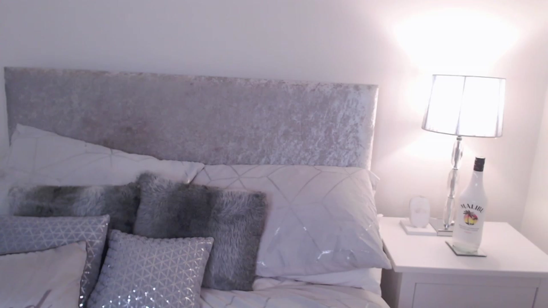 Gallery image thumbnail from BdayGalAri's myfreecams stream on, 09/24/2023, 24:31 image 15 of 20