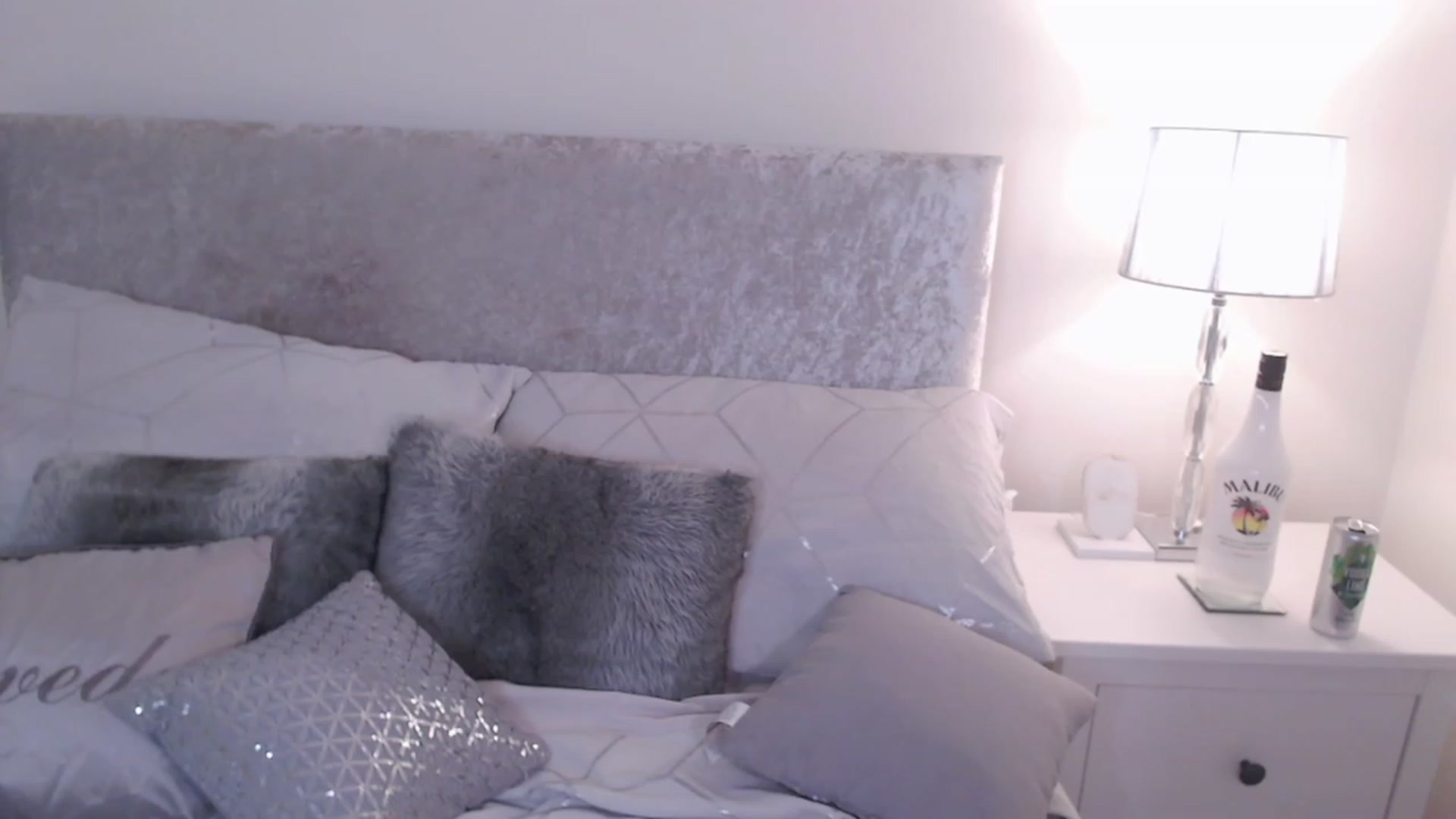 Gallery image thumbnail from BdayGalAri's myfreecams stream on, 09/24/2023, 03:40 image 4 of 20