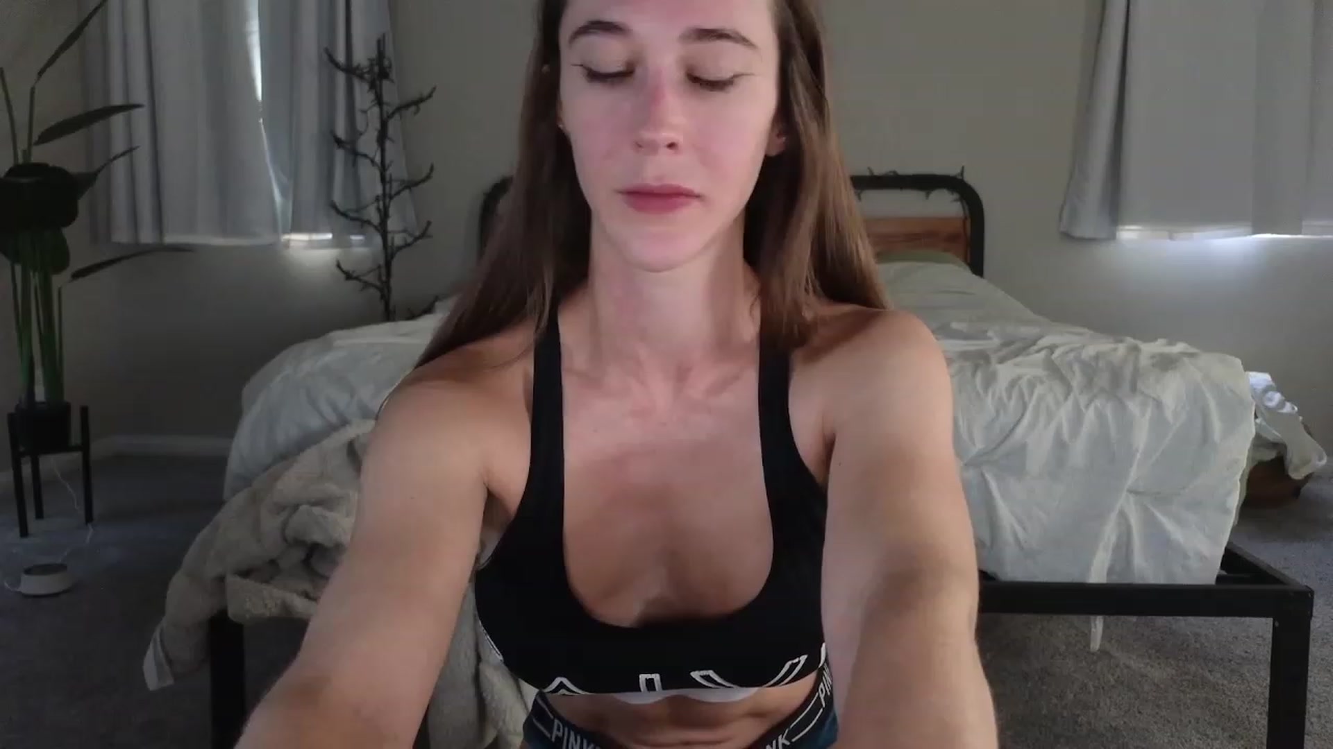 Gallery image thumbnail from BdayGoddessT's myfreecams stream on, 08/03/2023, 15:19 image 5 of 20