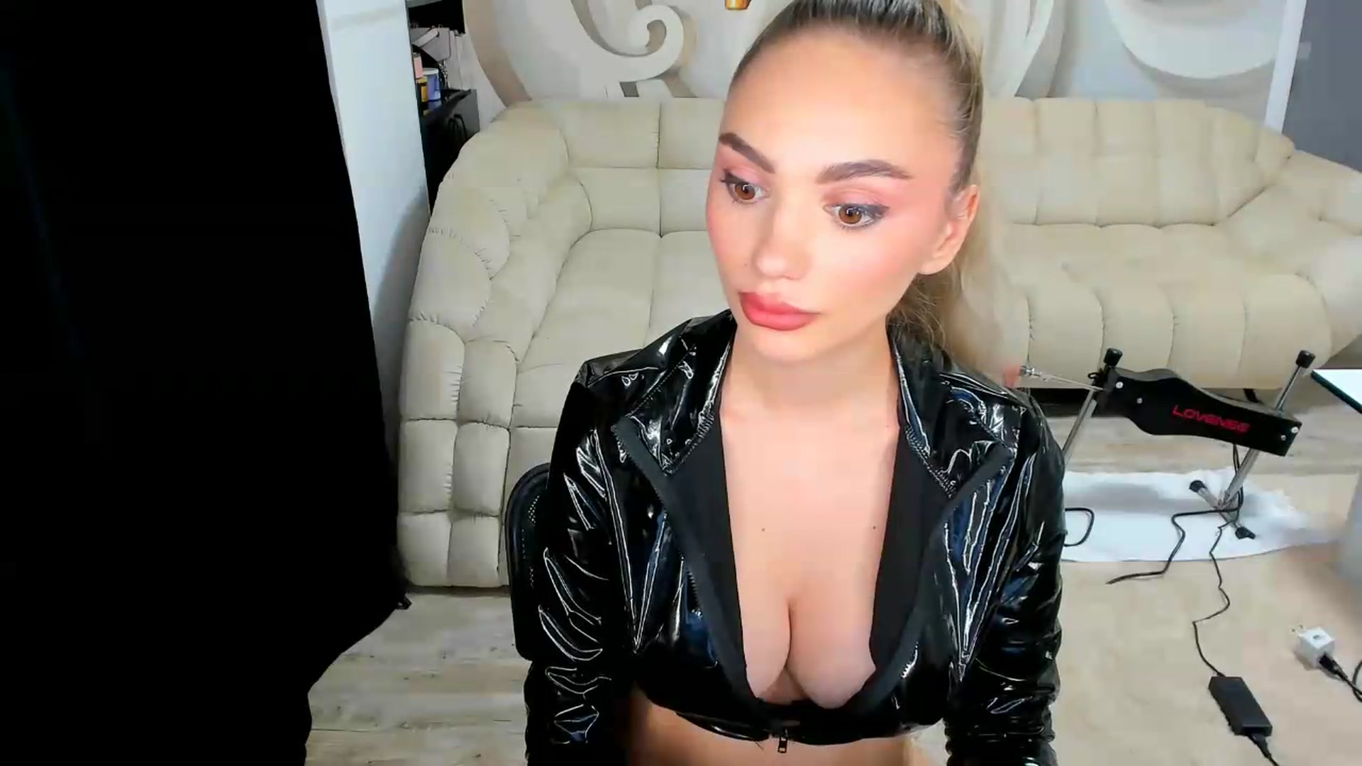 Gallery image thumbnail from BdayHaleySweet18's myfreecams stream on, 08/01/2026, 23:27 image 16 of 20