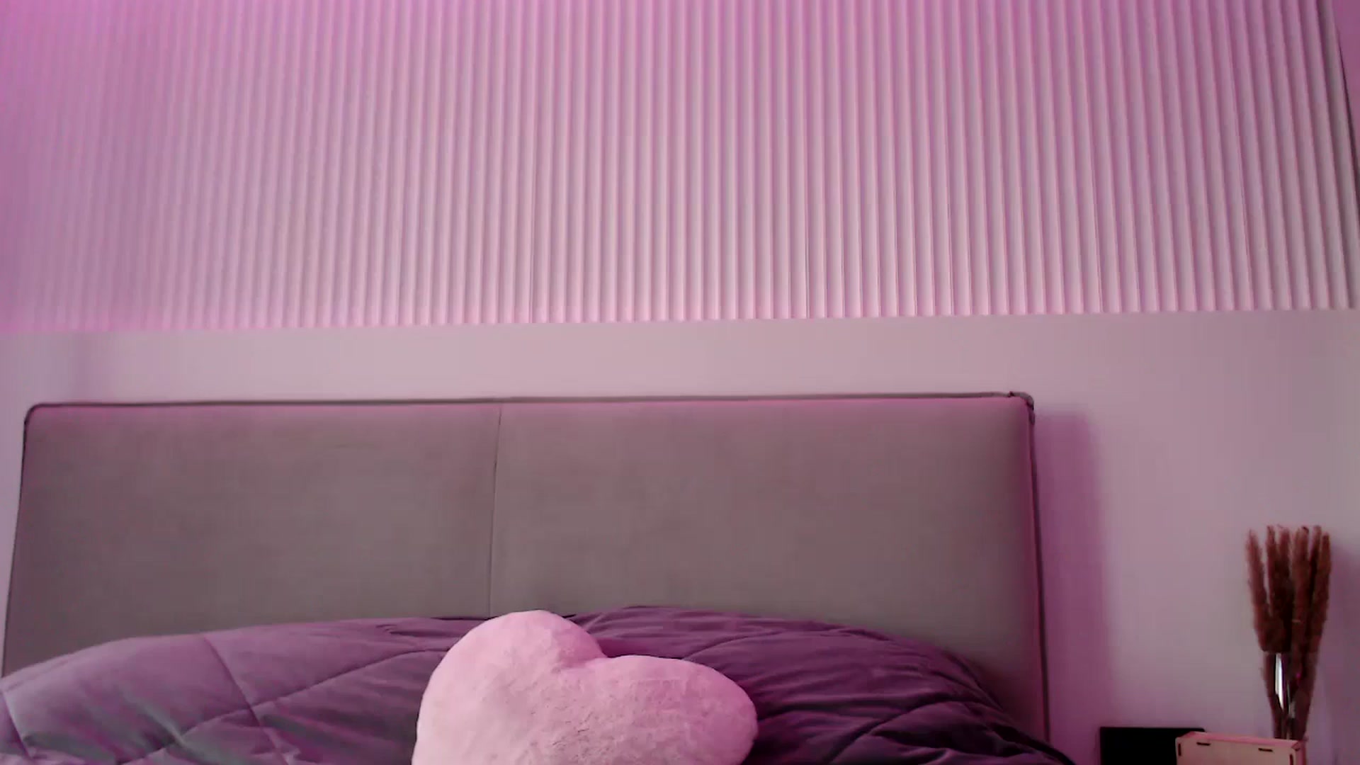 Gallery image thumbnail from BdayJuicy's myfreecams stream on, 09/19/2023, 15:26 image 20 of 20