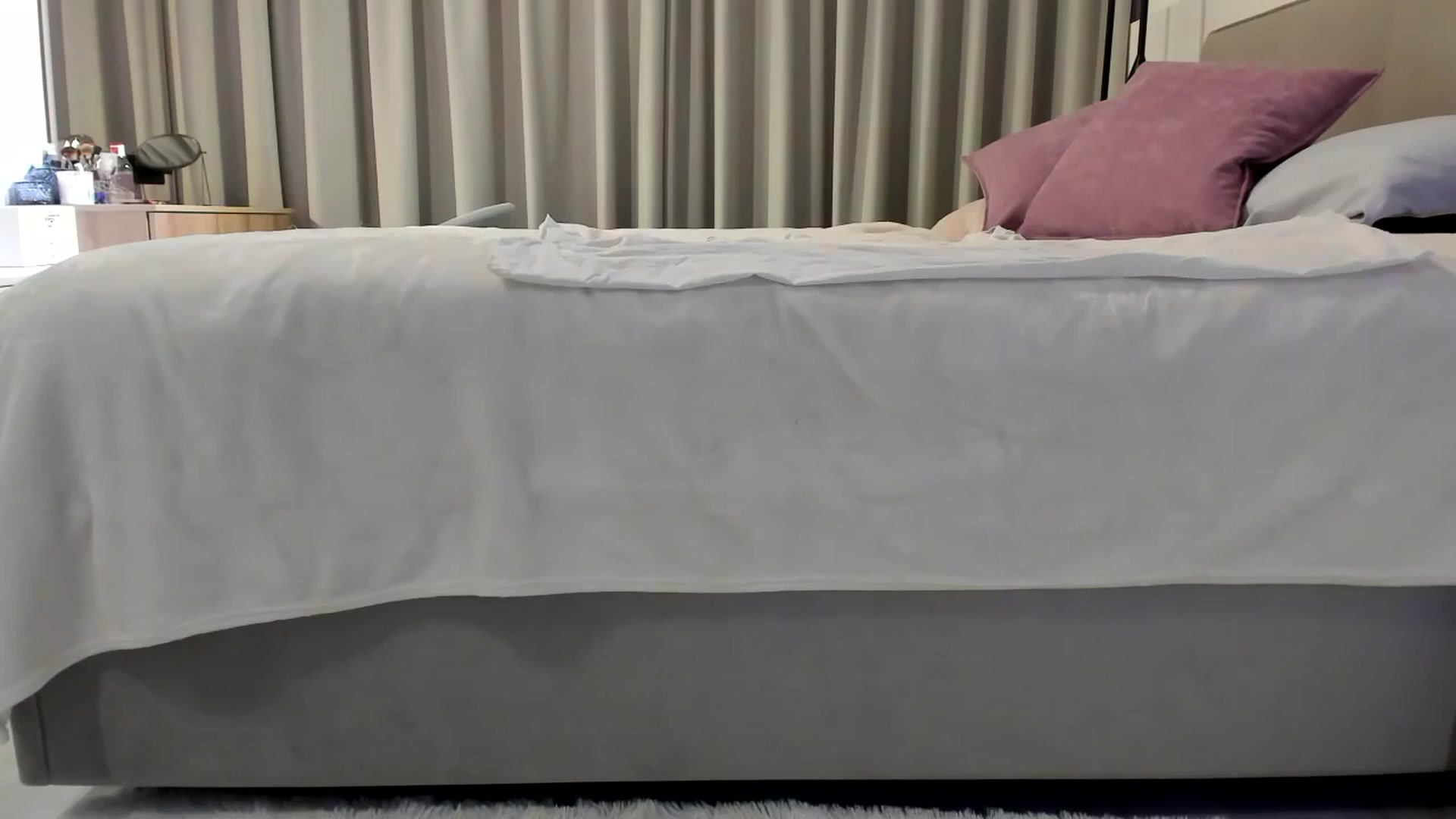 Gallery image thumbnail from BdayJuicyLips's myfreecams stream on, 09/07/2024, 19:27 image 10 of 20