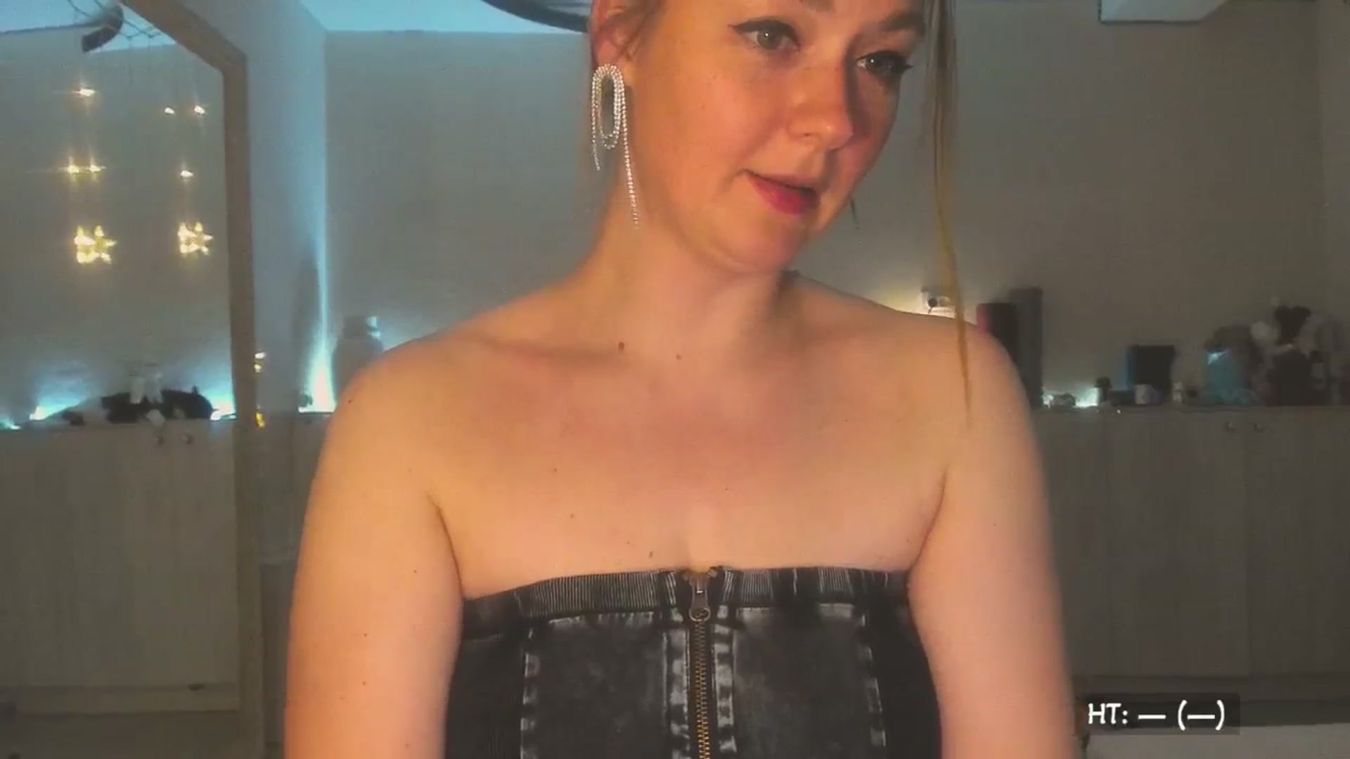Gallery image thumbnail from BdayK's myfreecams stream on, 08/03/2025, 23:39 image 16 of 20