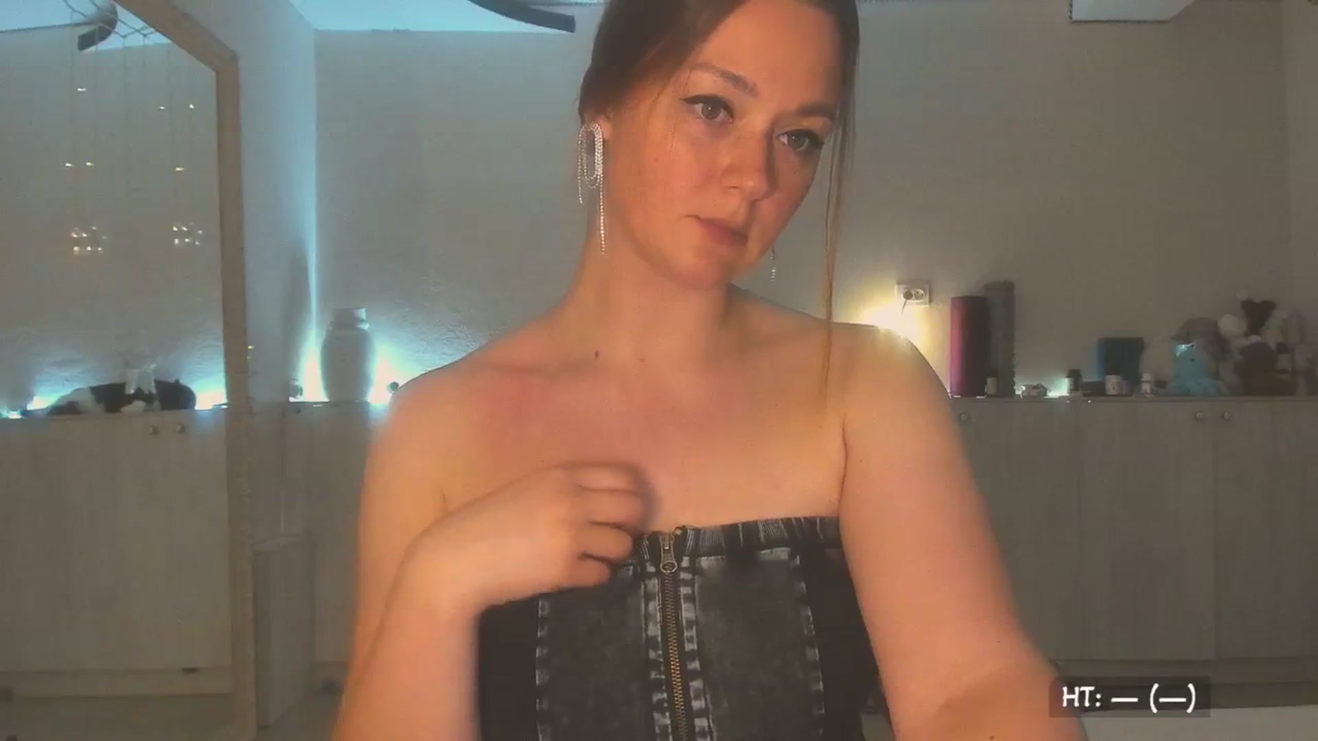Gallery image thumbnail from BdayK's myfreecams stream on, 08/03/2025, 23:39 image 12 of 20