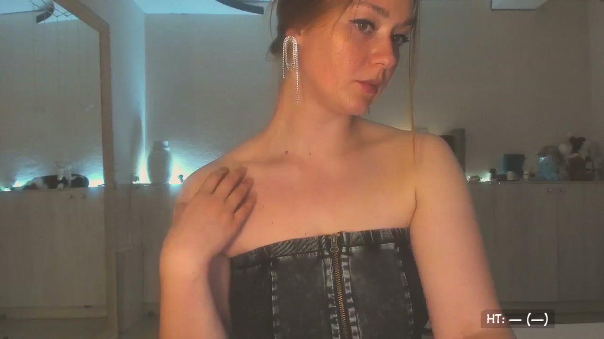 Gallery image thumbnail from BdayK's myfreecams stream on, 08/03/2025, 23:39 image 9 of 20