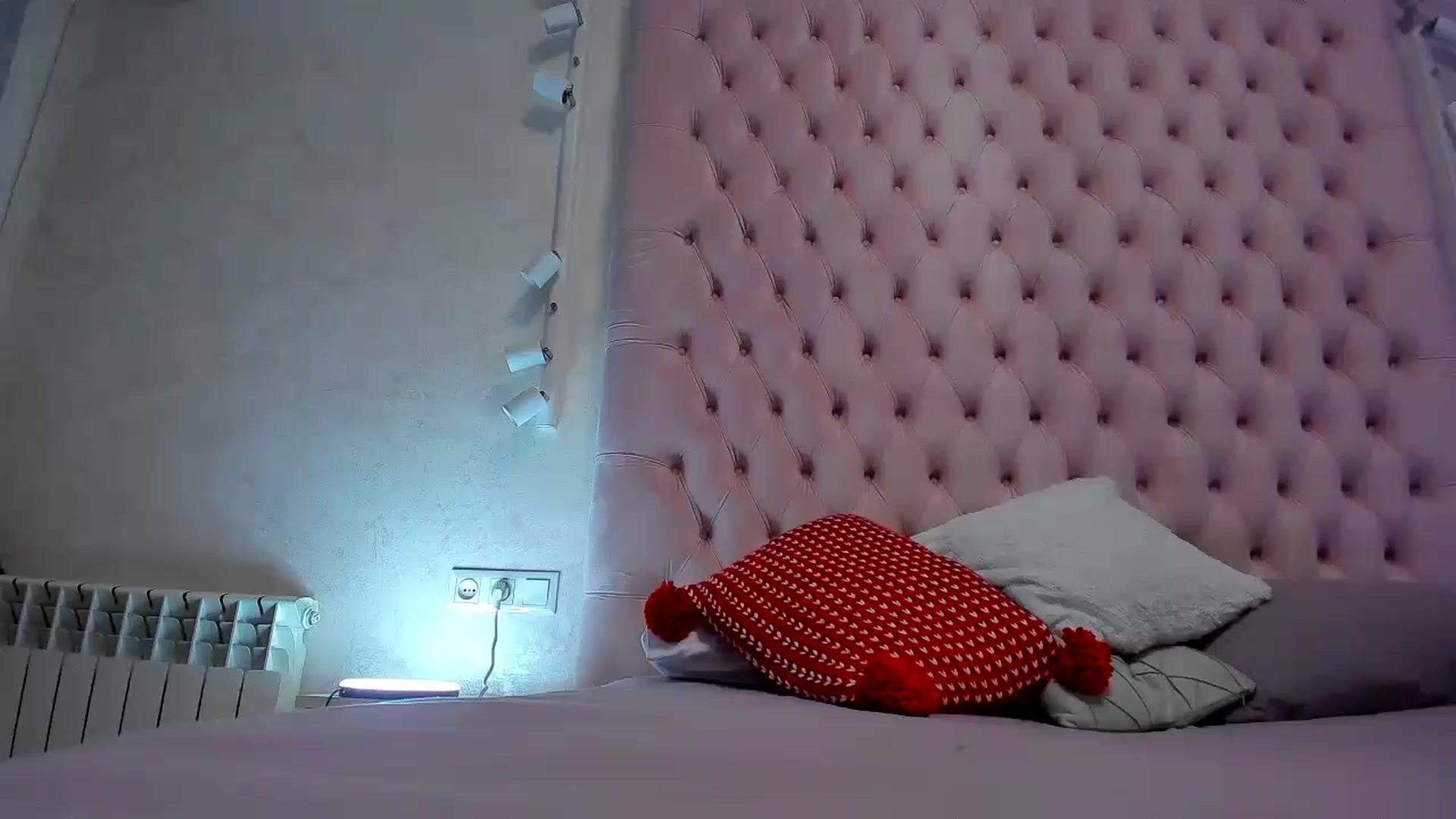 Gallery image thumbnail from BdayKristina's myfreecams stream on, 06/13/2024, 05:16 image 10 of 20