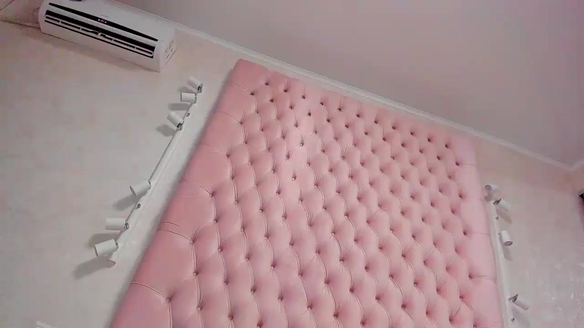 Gallery image thumbnail from BdayKristina's myfreecams stream on, 06/19/2024, 08:03 image 4 of 20