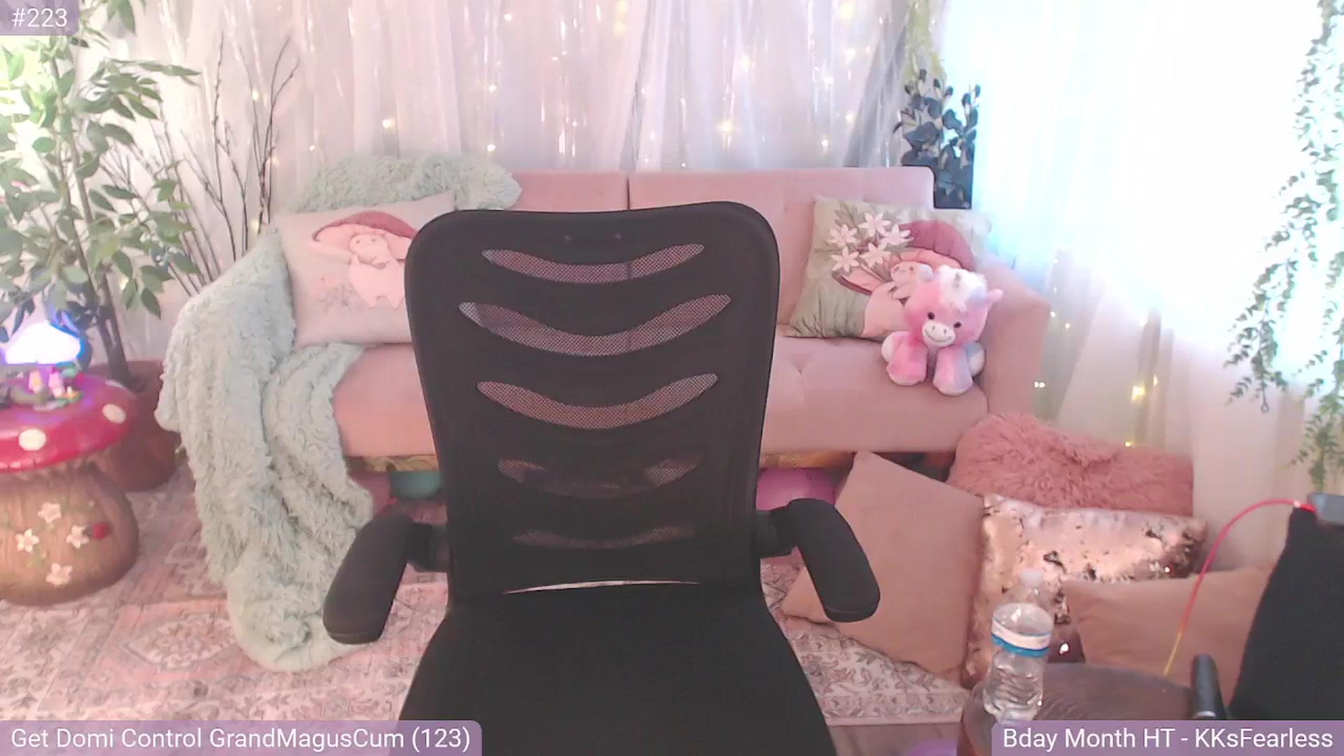 Gallery image thumbnail from BdayKylie's myfreecams stream on, 09/07/2024, 24:22 image 17 of 20