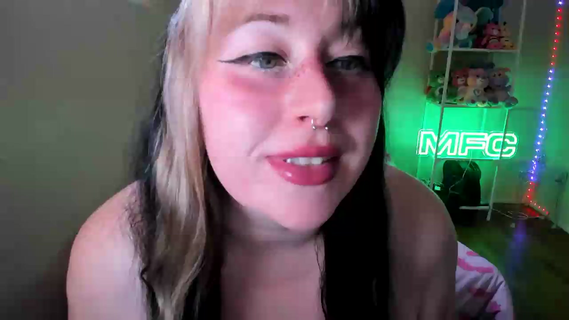 Gallery image thumbnail from BdayLauren's myfreecams stream on, 08/06/2026, 17:51 image 16 of 20