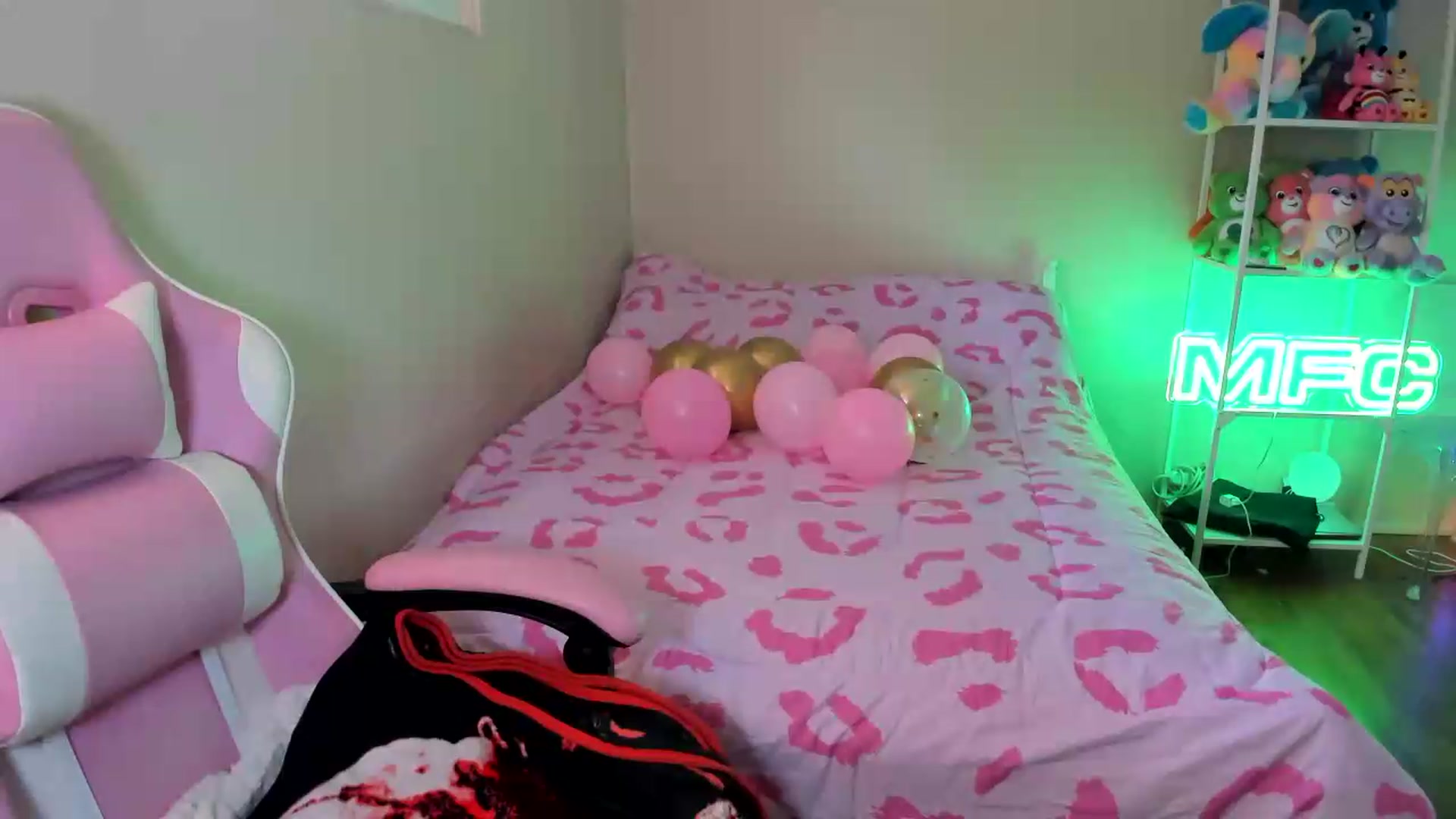 Gallery image thumbnail from BdayLauren's myfreecams stream on, 08/13/2026, 19:49 image 16 of 20